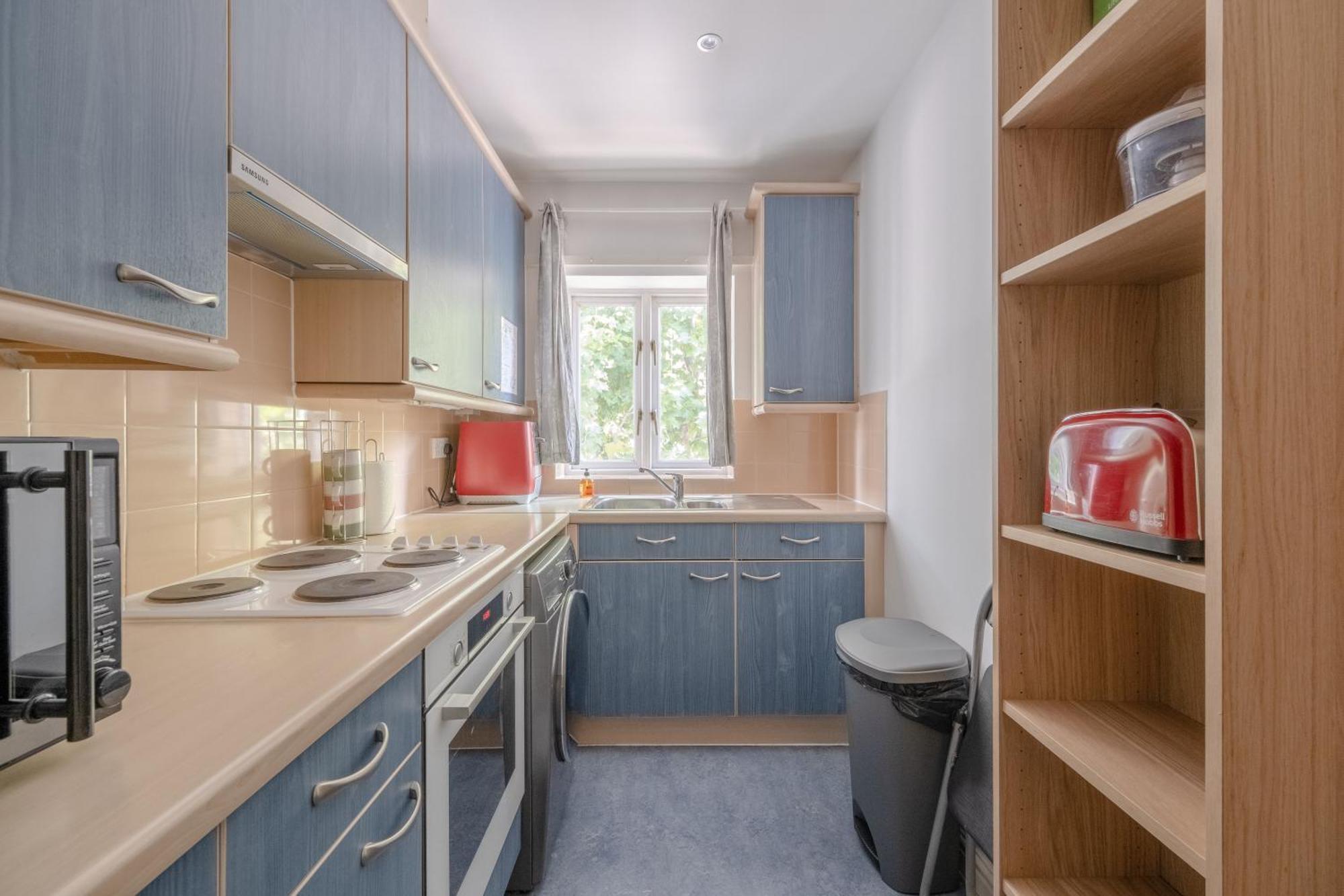 Bright 1 Bedroom Flat In Kensington Olympia * Londres