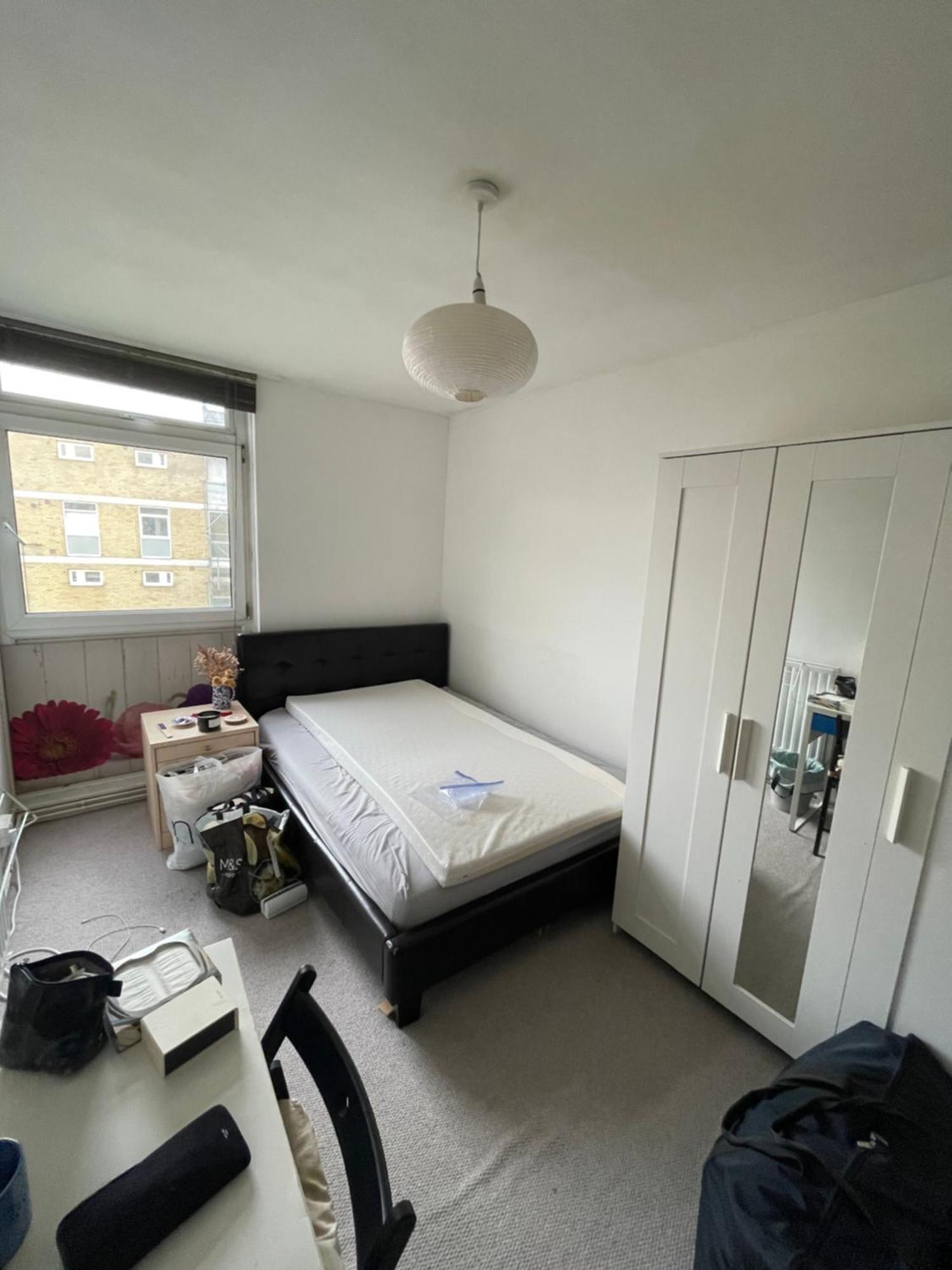 Spacious 3 Bedroom Flat In The Heart Of Shoreditch *