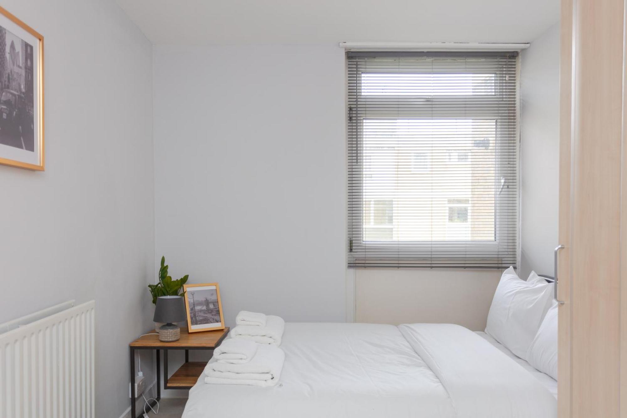 Spacious 3 Bedroom Flat In The Heart Of Shoreditch *