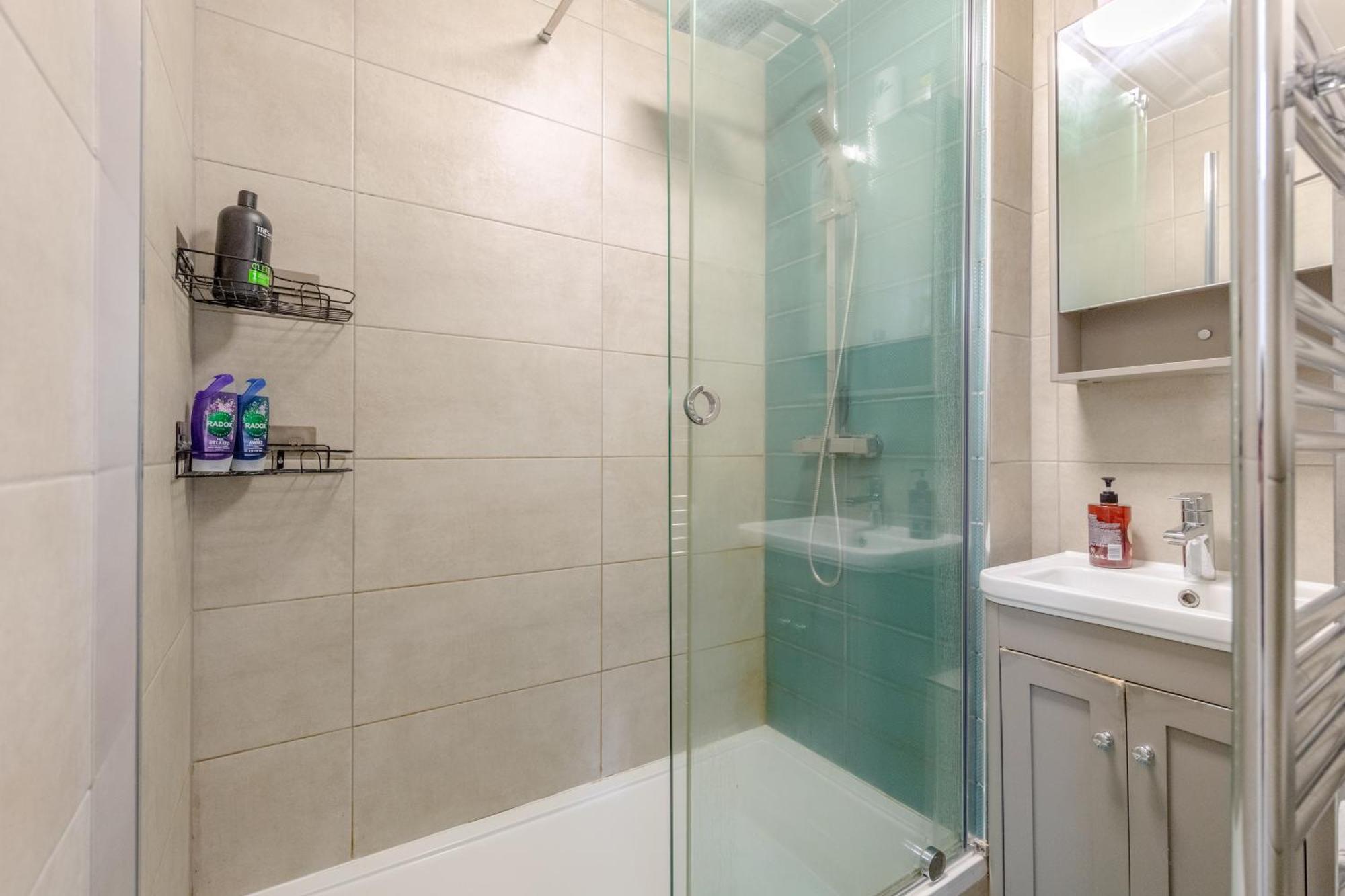 Spacious 3 Bedroom Flat In The Heart Of Shoreditch