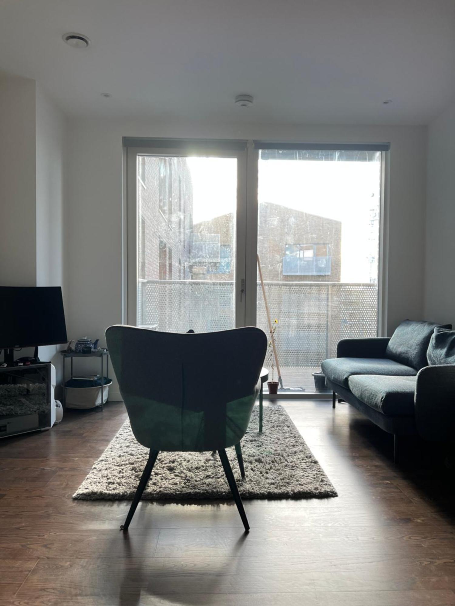Modern 1 Bedroom With Balcony In Surrey Quays *