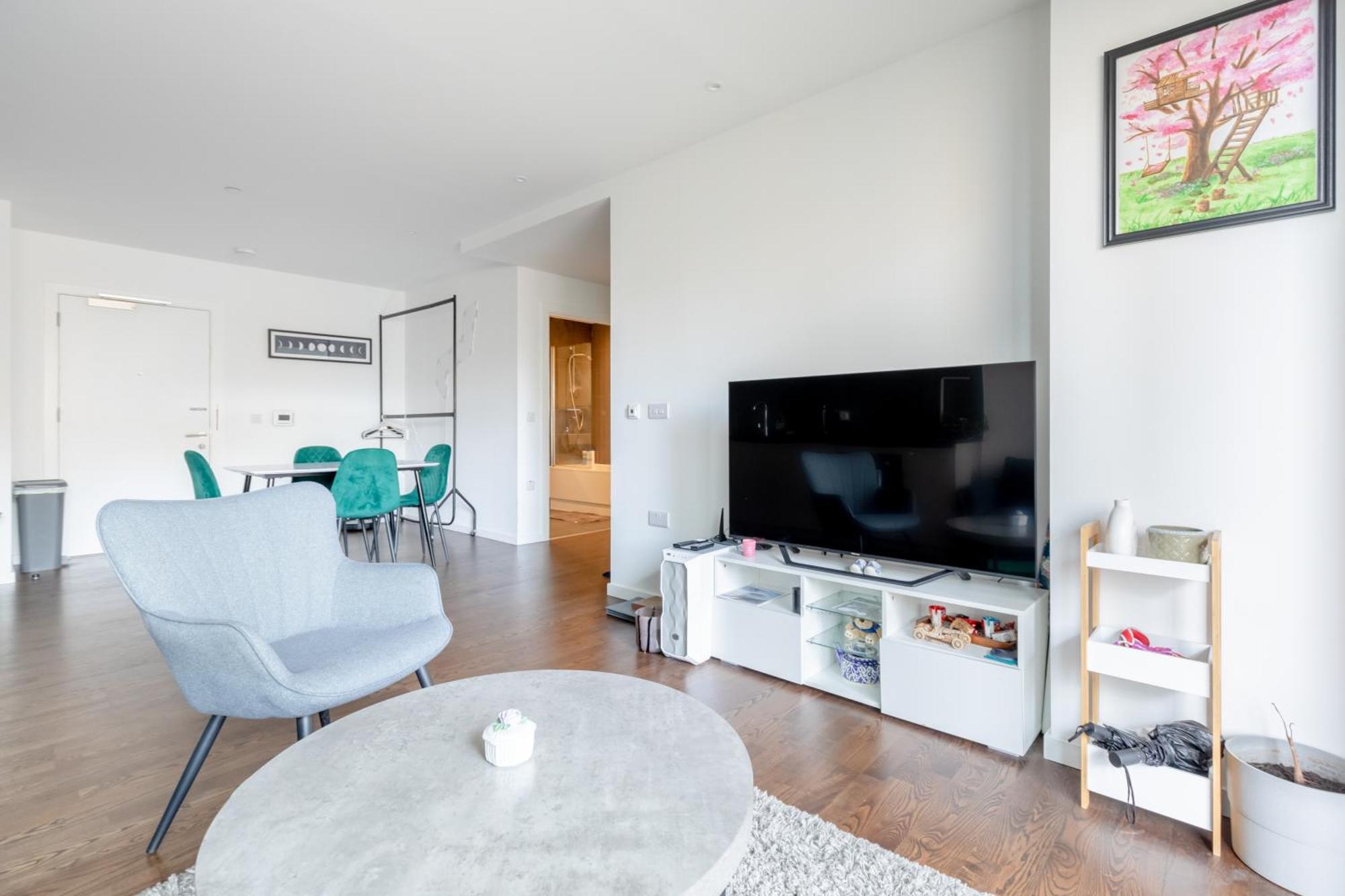 Modern 1 Bedroom With Balcony In Surrey Quays Londres