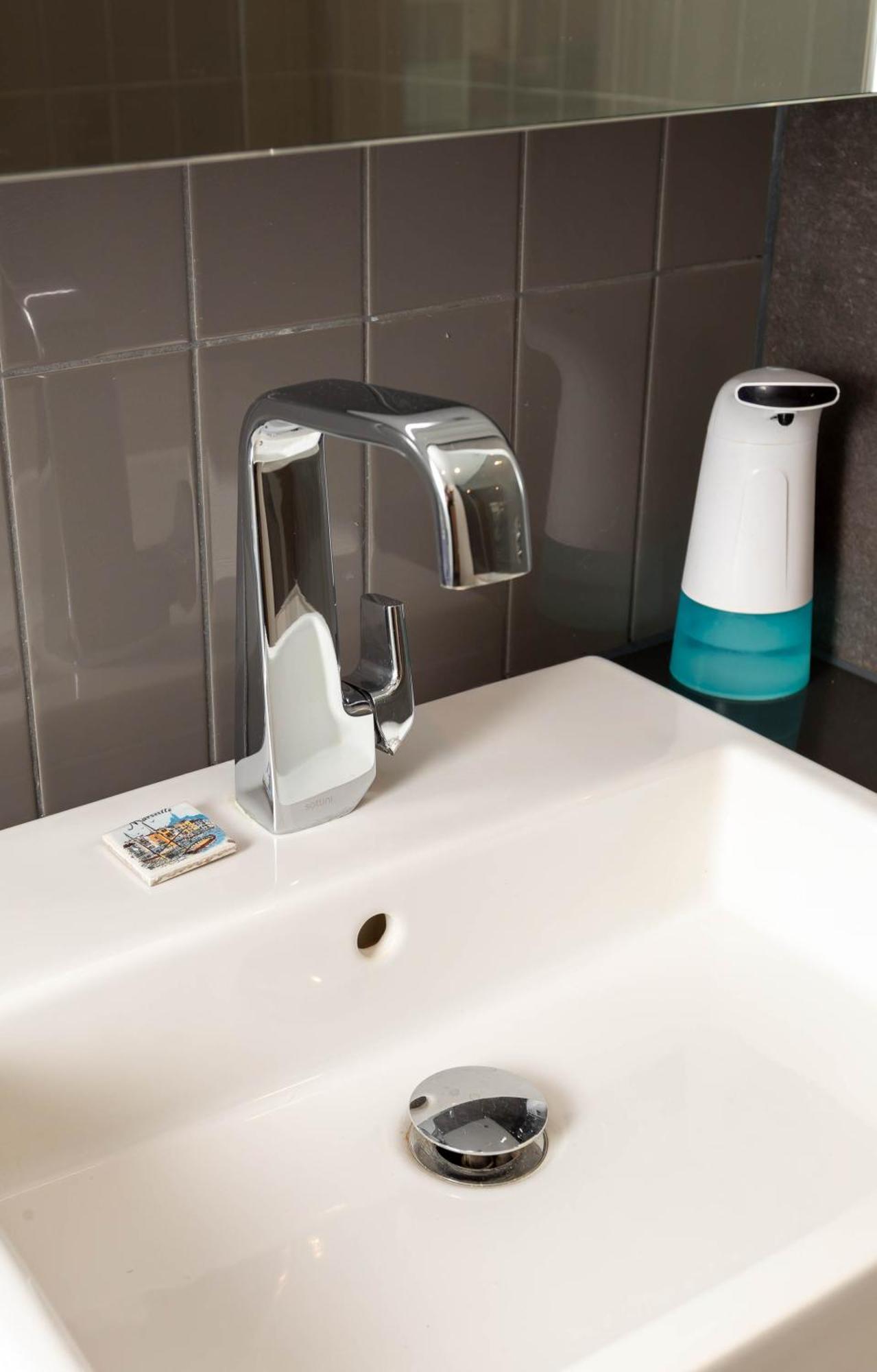 Modern 1 Bedroom With Balcony In Surrey Quays Apartamento *