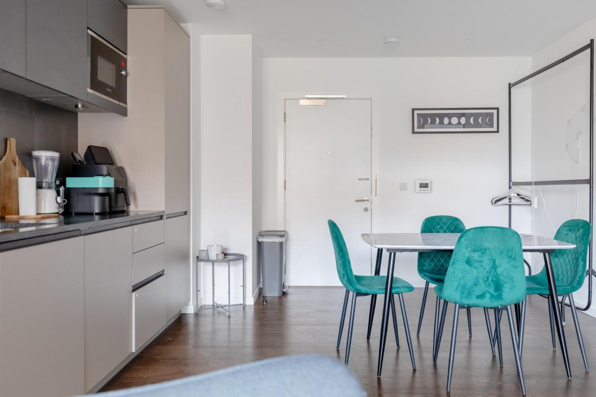 Modern 1 Bedroom With Balcony In Surrey Quays * Londres