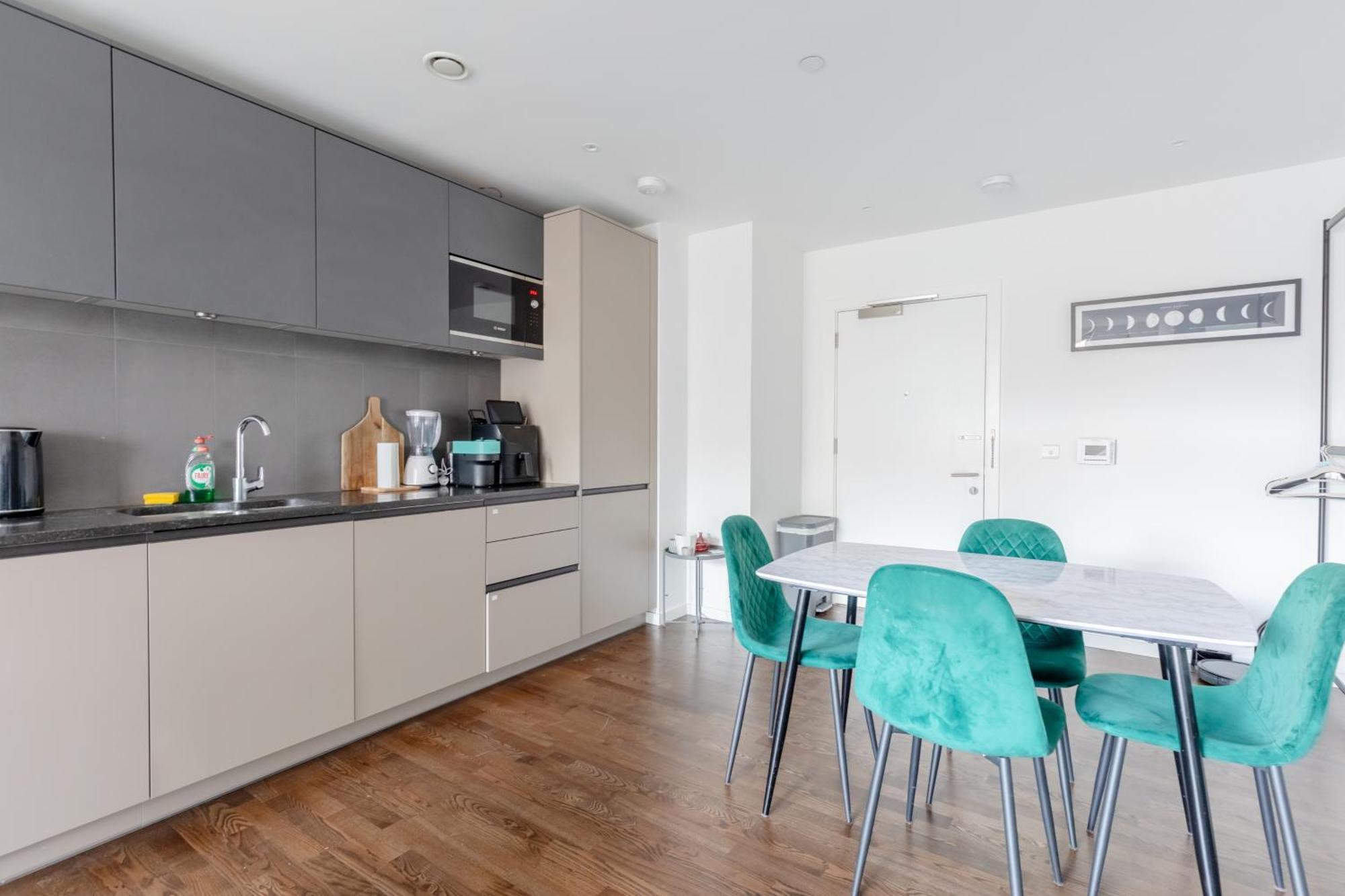 Modern 1 Bedroom With Balcony In Surrey Quays * Londres