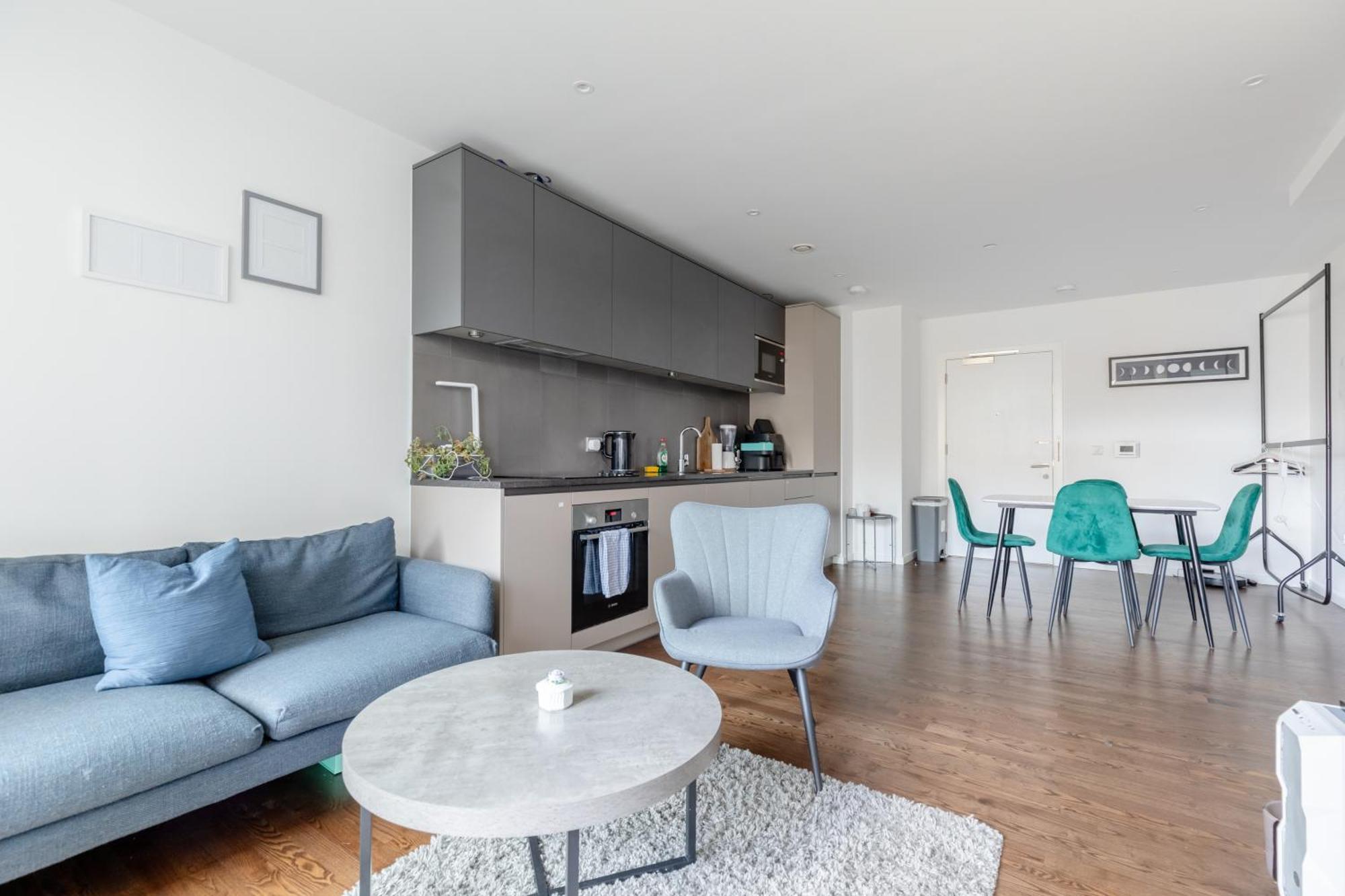 Modern 1 Bedroom With Balcony In Surrey Quays Apartamento