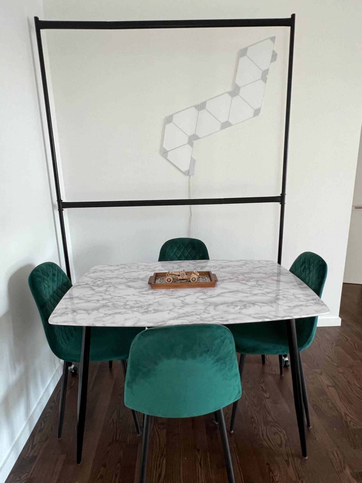 Modern 1 Bedroom With Balcony In Surrey Quays