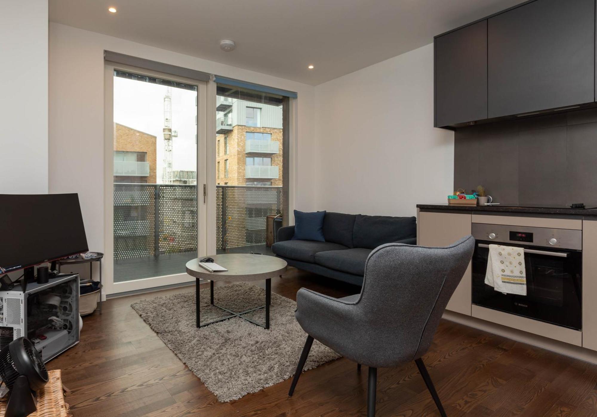 Modern 1 Bedroom With Balcony In Surrey Quays Apartamento