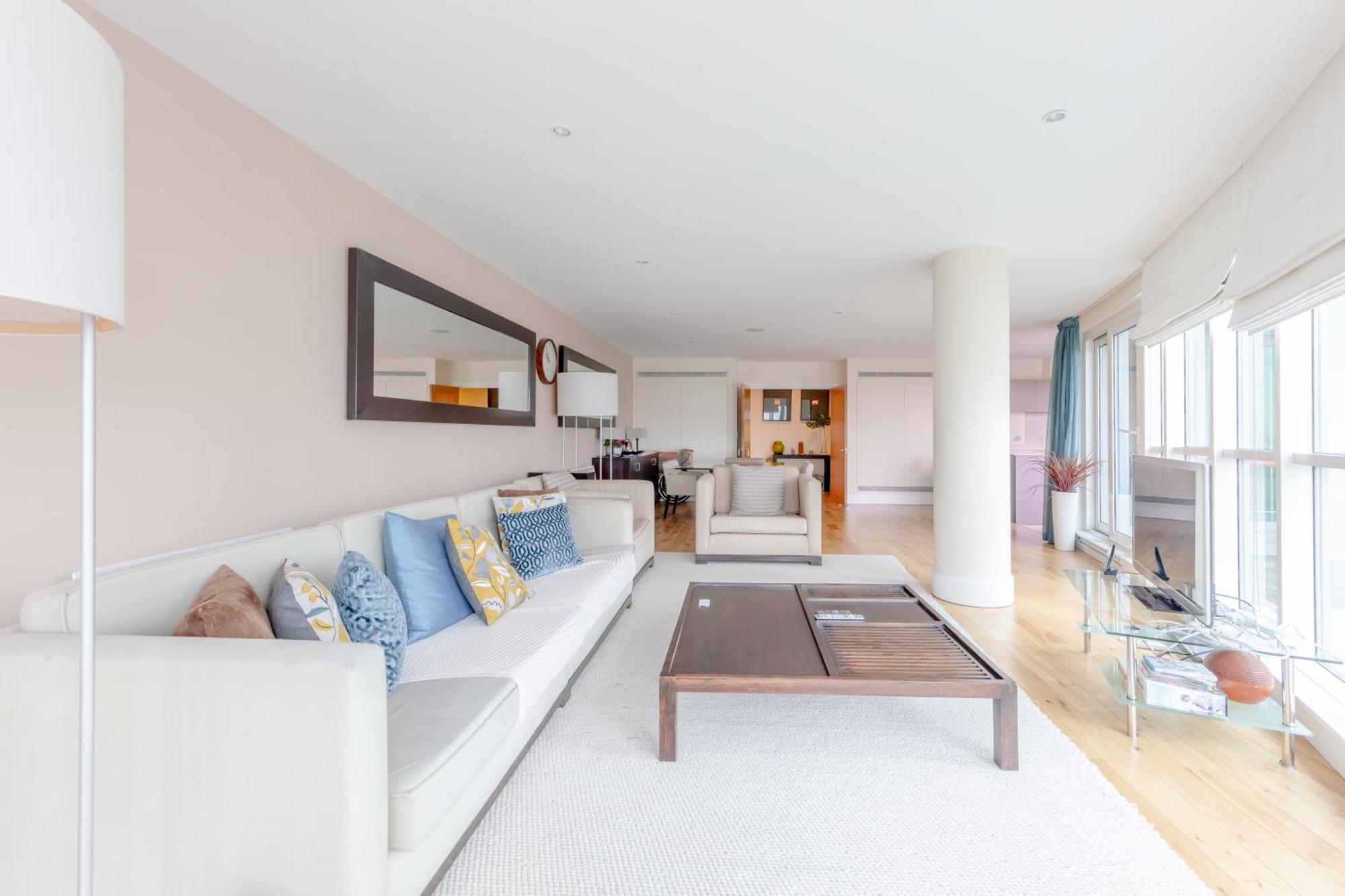 Gorgeous 3 Bedroom Flat In Vauxhall With Views Londres