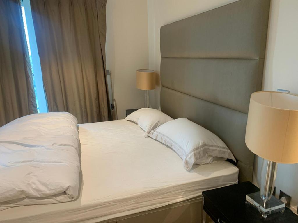Gorgeous 3 Bedroom Flat In Vauxhall With Views Appartement *