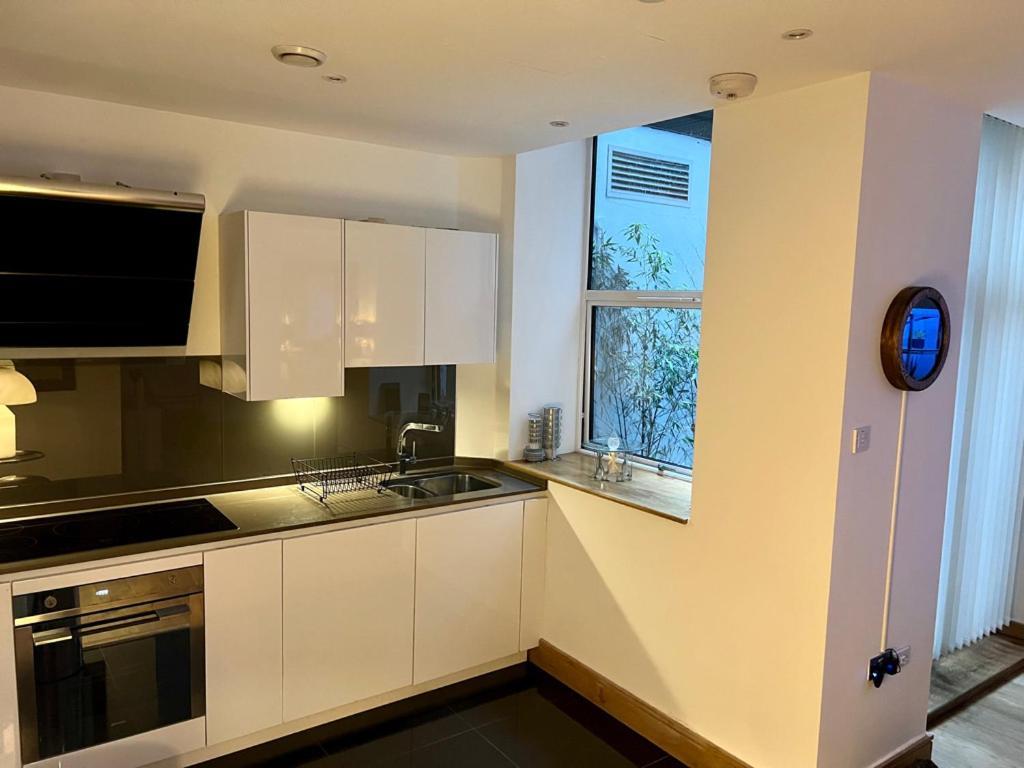 Luxurious 2 Bedroon Flat In The Heart Of Londres