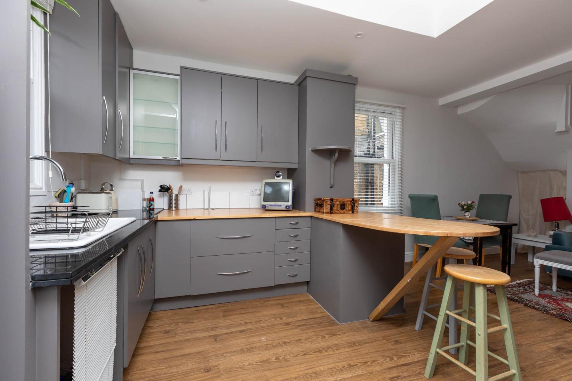 Homely 1 Bedroom In Fulham! Apartment London
