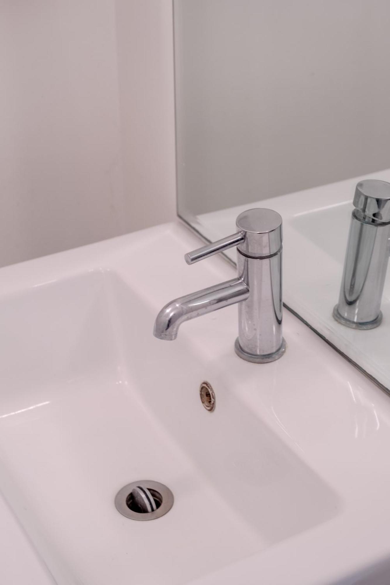 Apartment Stylish & Light Victorian 2bd Flat - Holland Park *