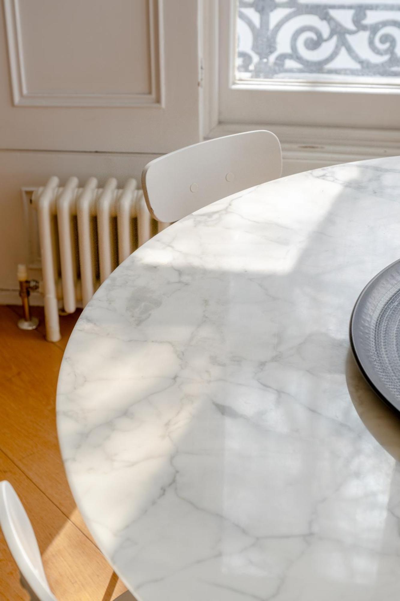 Stylish & Light Victorian 2bd Flat - Holland Park Apartment London