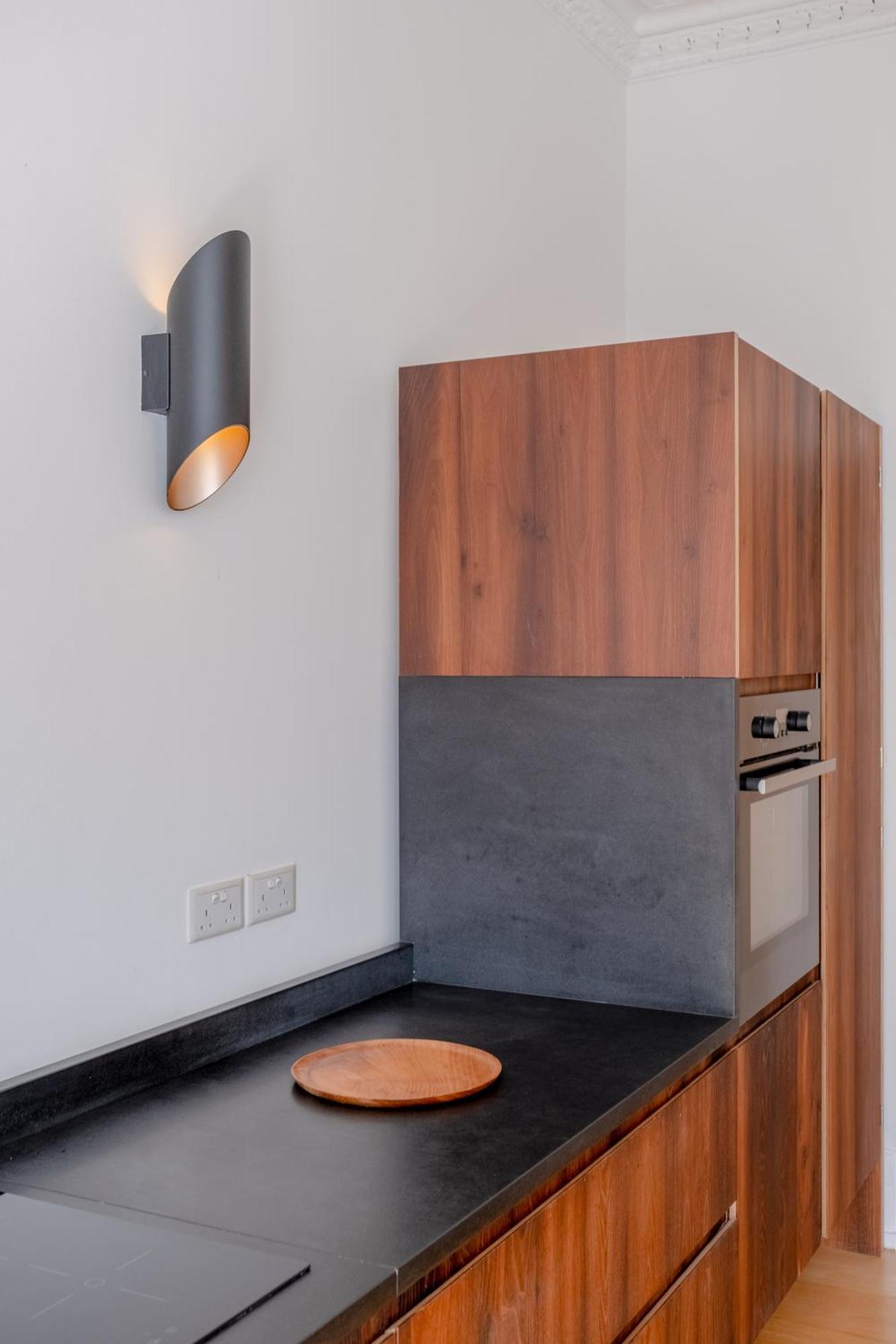 Apartment Stylish & Light Victorian 2bd Flat - Holland Park