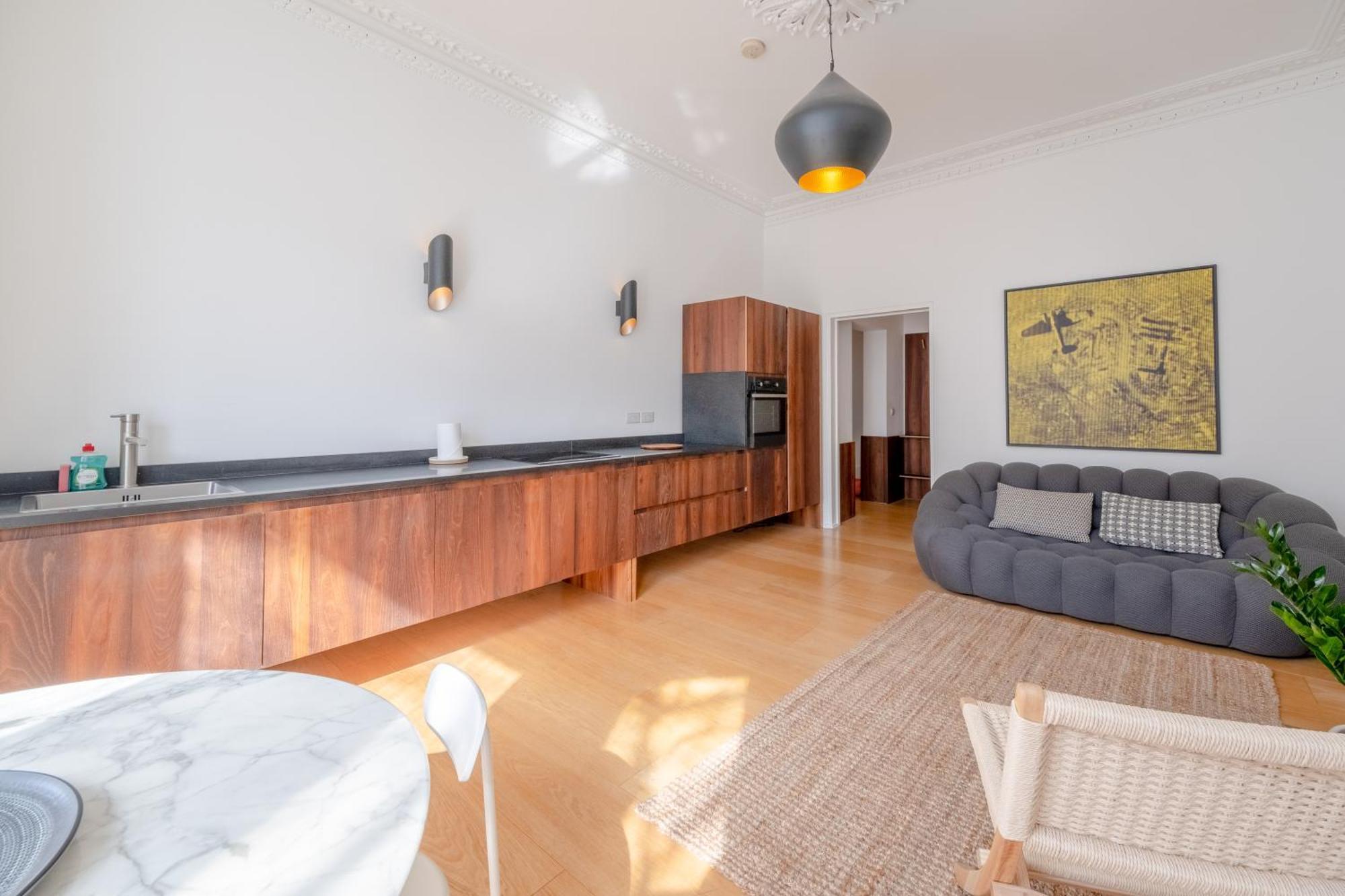 Apartment Stylish & Light Victorian 2bd Flat - Holland Park London