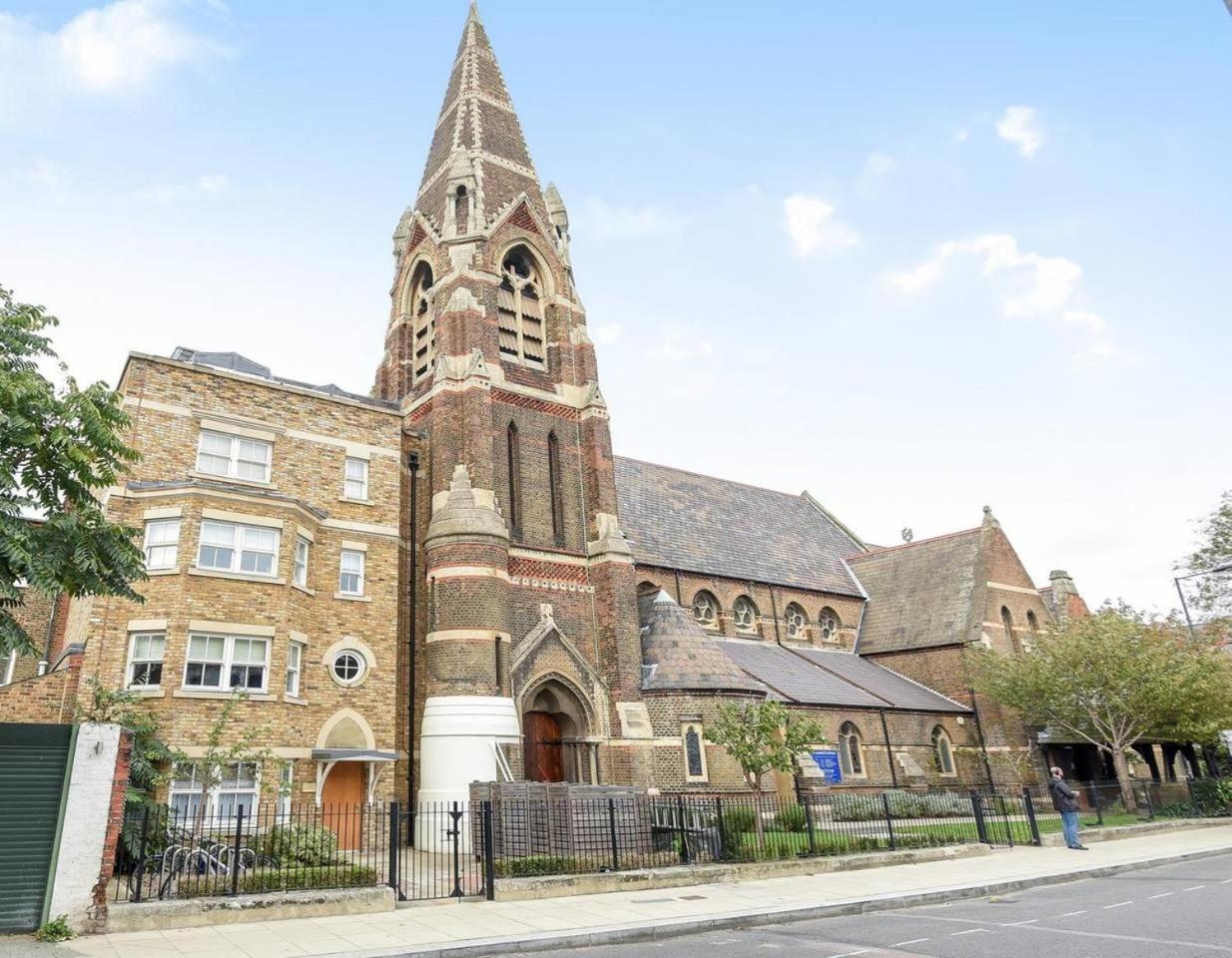 Modern Luxury Apartment, Sleeps Five, Barons Court * Londres