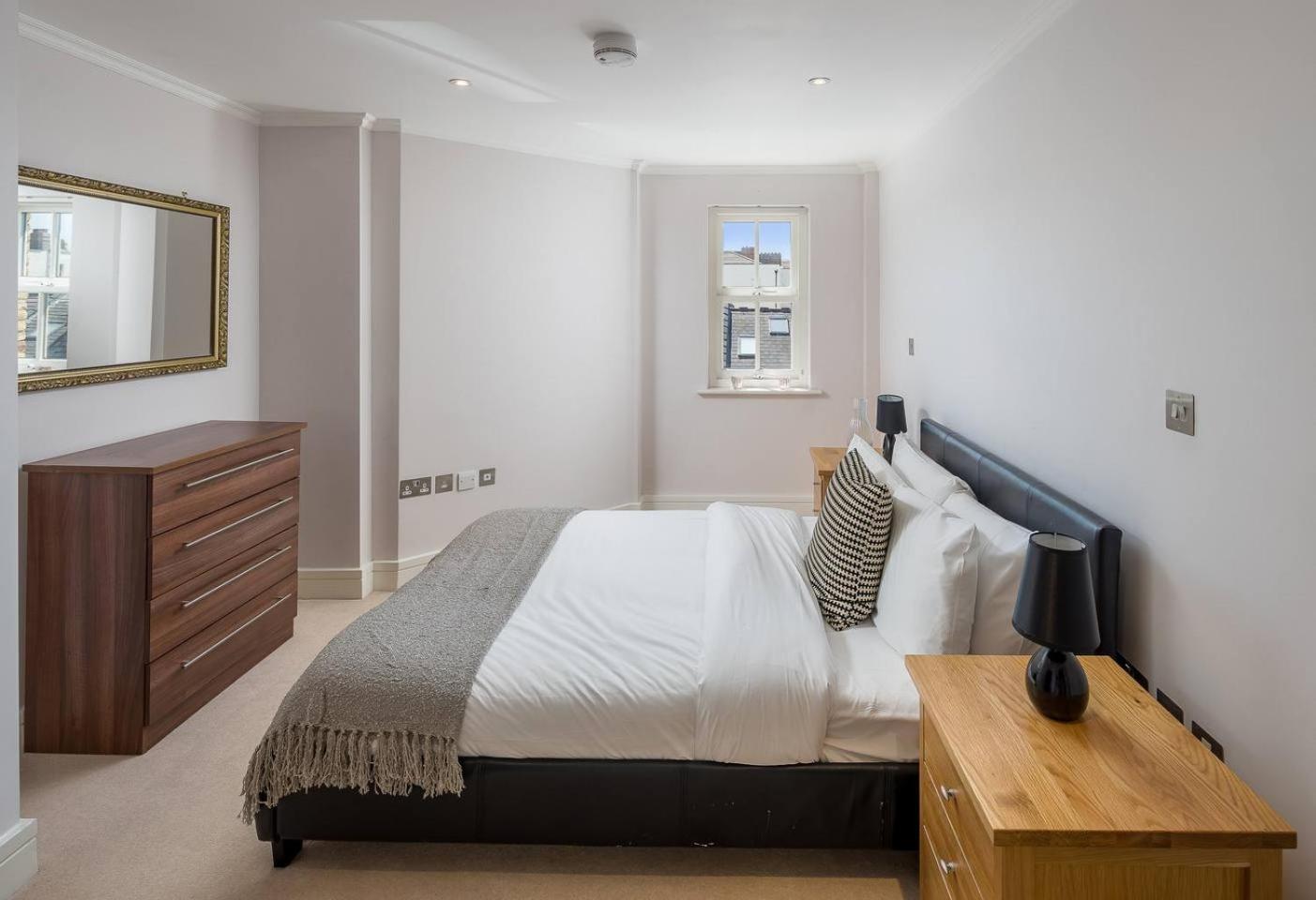 Appartement Modern Luxury Apartment, Sleeps Five, Barons Court Londres