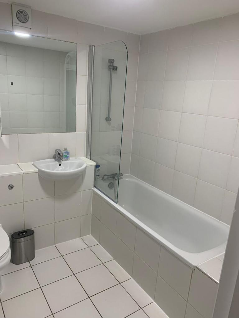 Apartment Newly Renovated 1bd Flat - Camden London