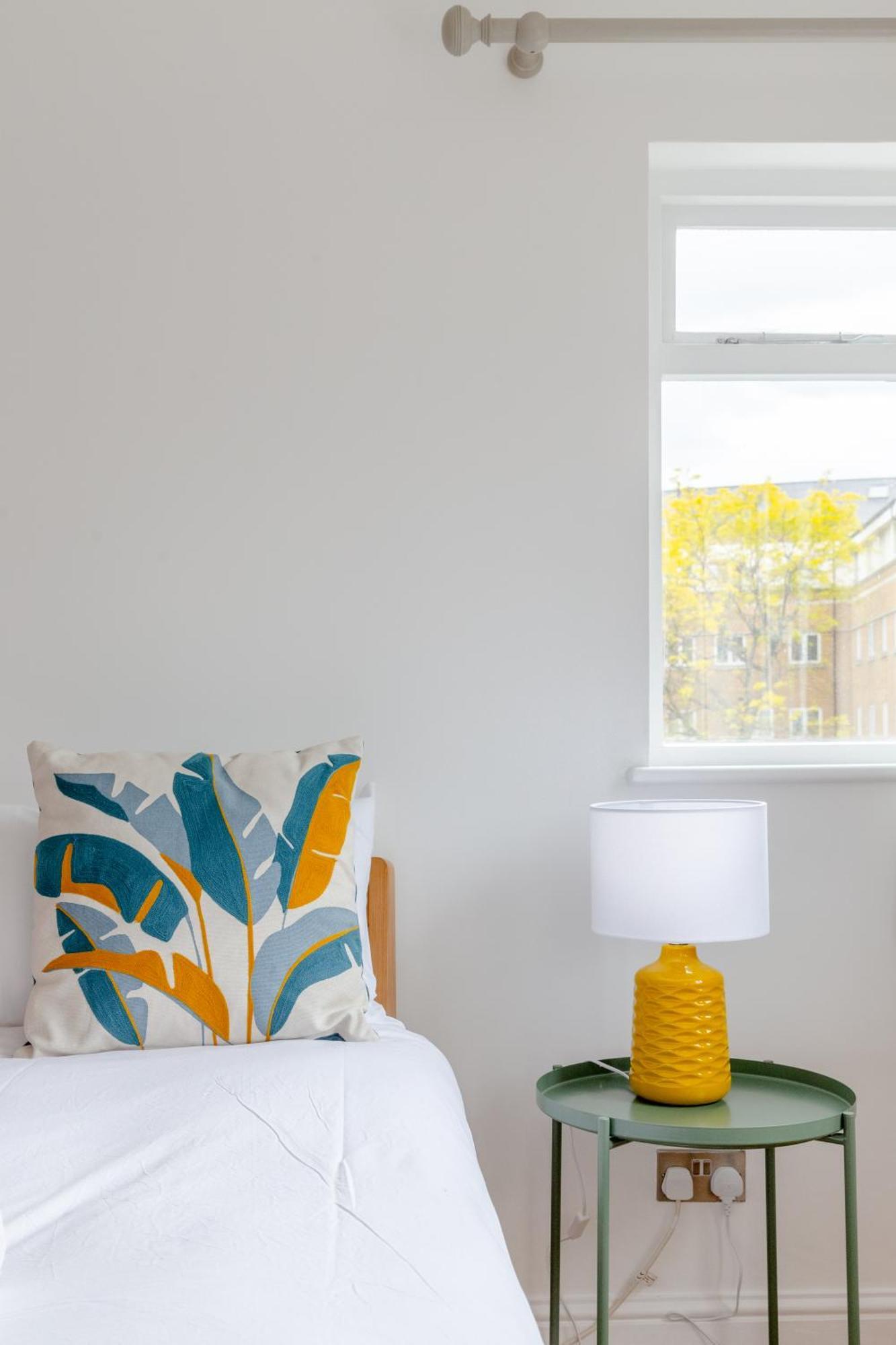 Apartment Modern 1bd Flat - 15 Min Walk To Bridge London
