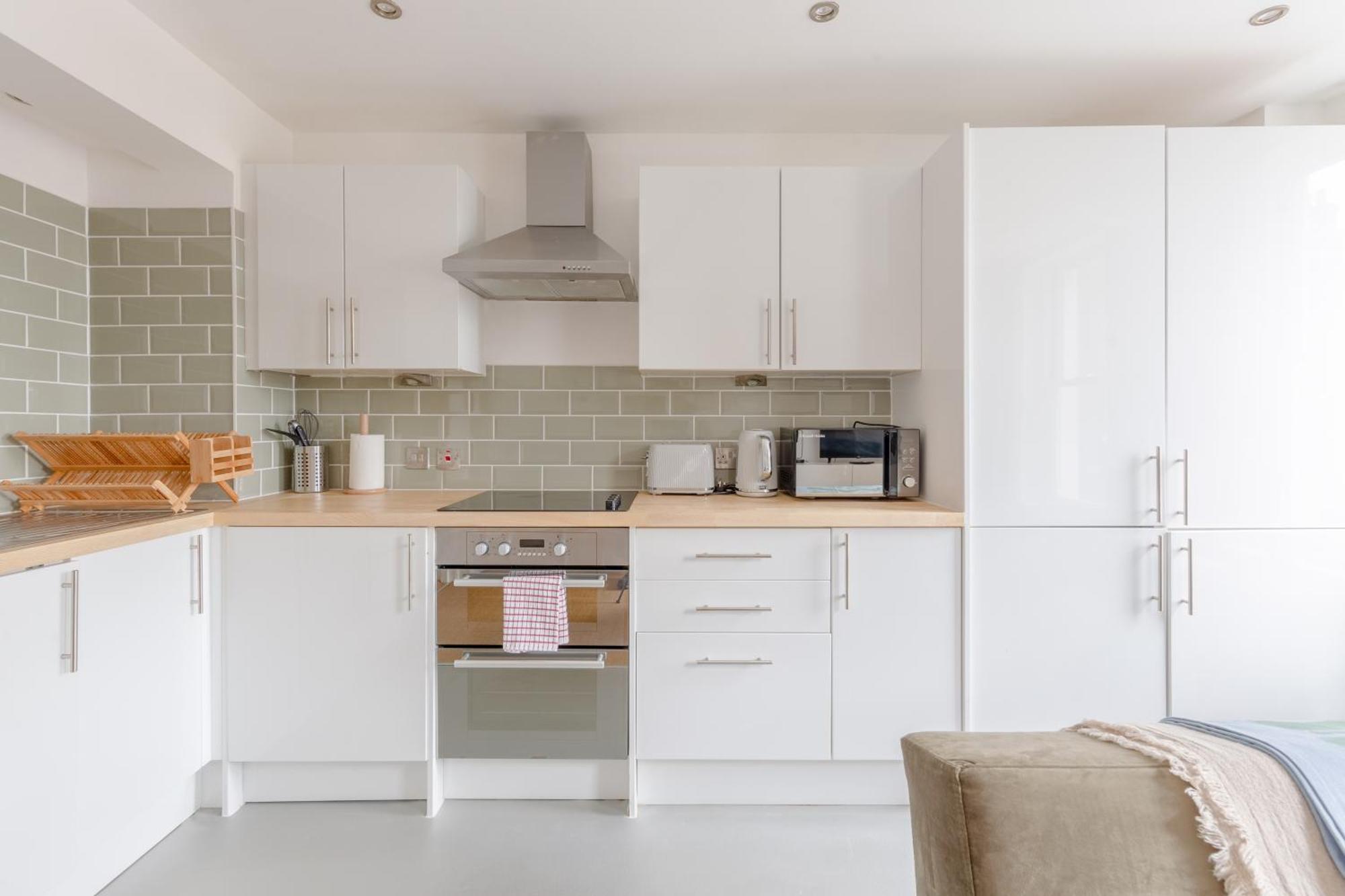 Modern 1bd Flat - 15 Min Walk To Bridge * London