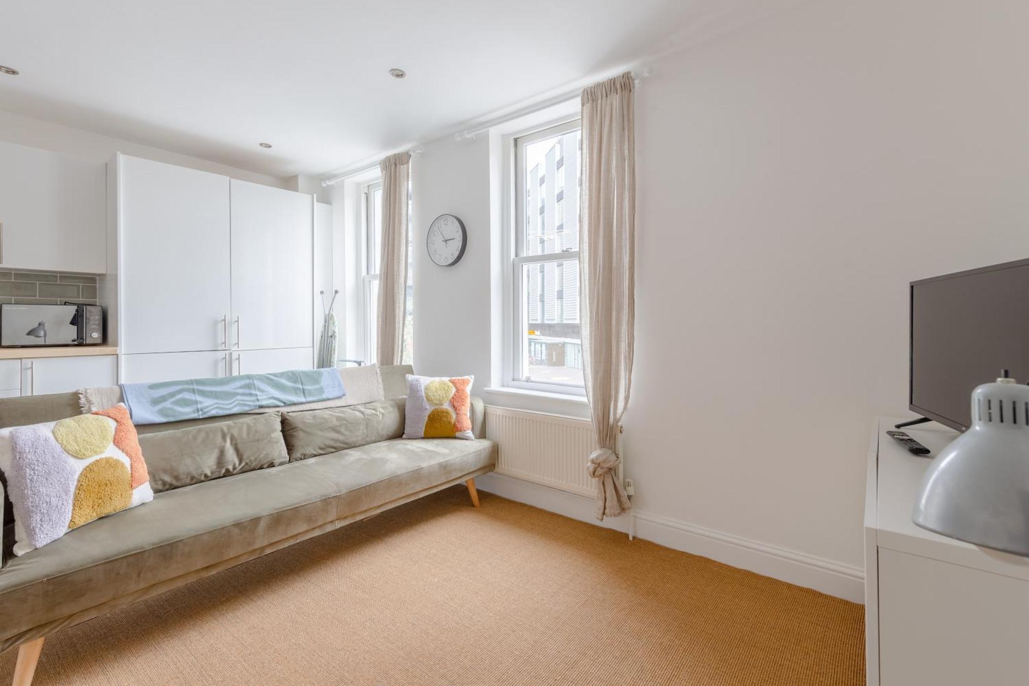 Modern 1bd Flat - 15 Min Walk To Bridge Apartment