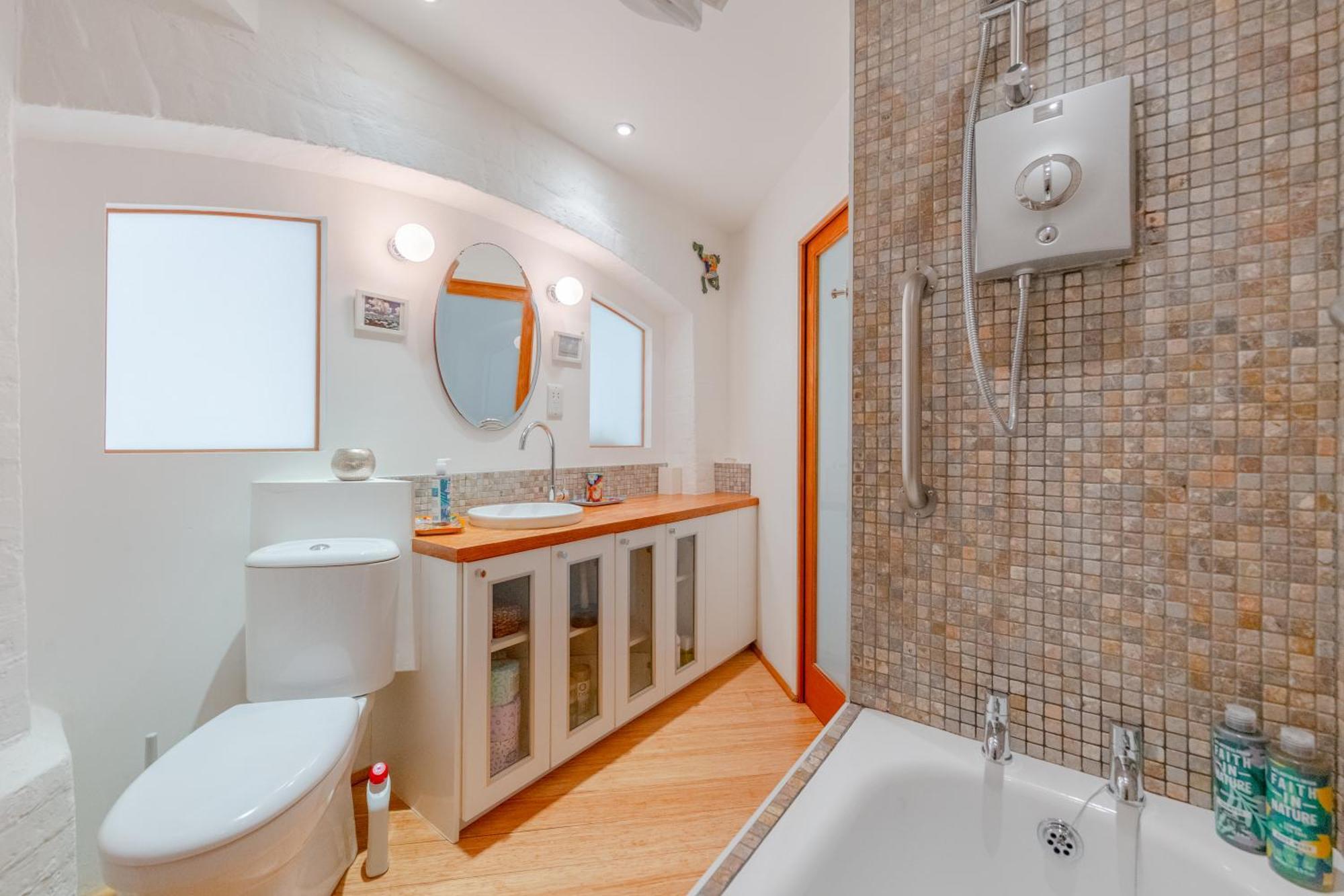 Vibrant 2bd Flat - Near Bridge London