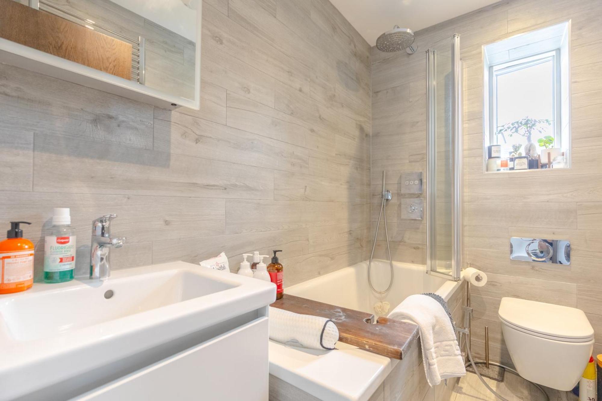 Sleek & Spacious 2bd Flat - Clapham Londres