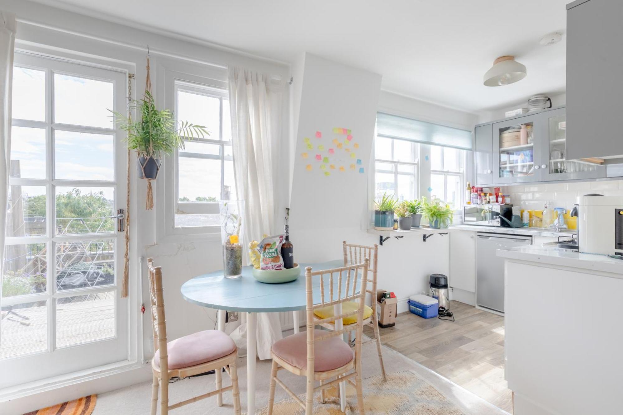 Floor 1bd Flat With Balcony - Ladbroke Grove Londres