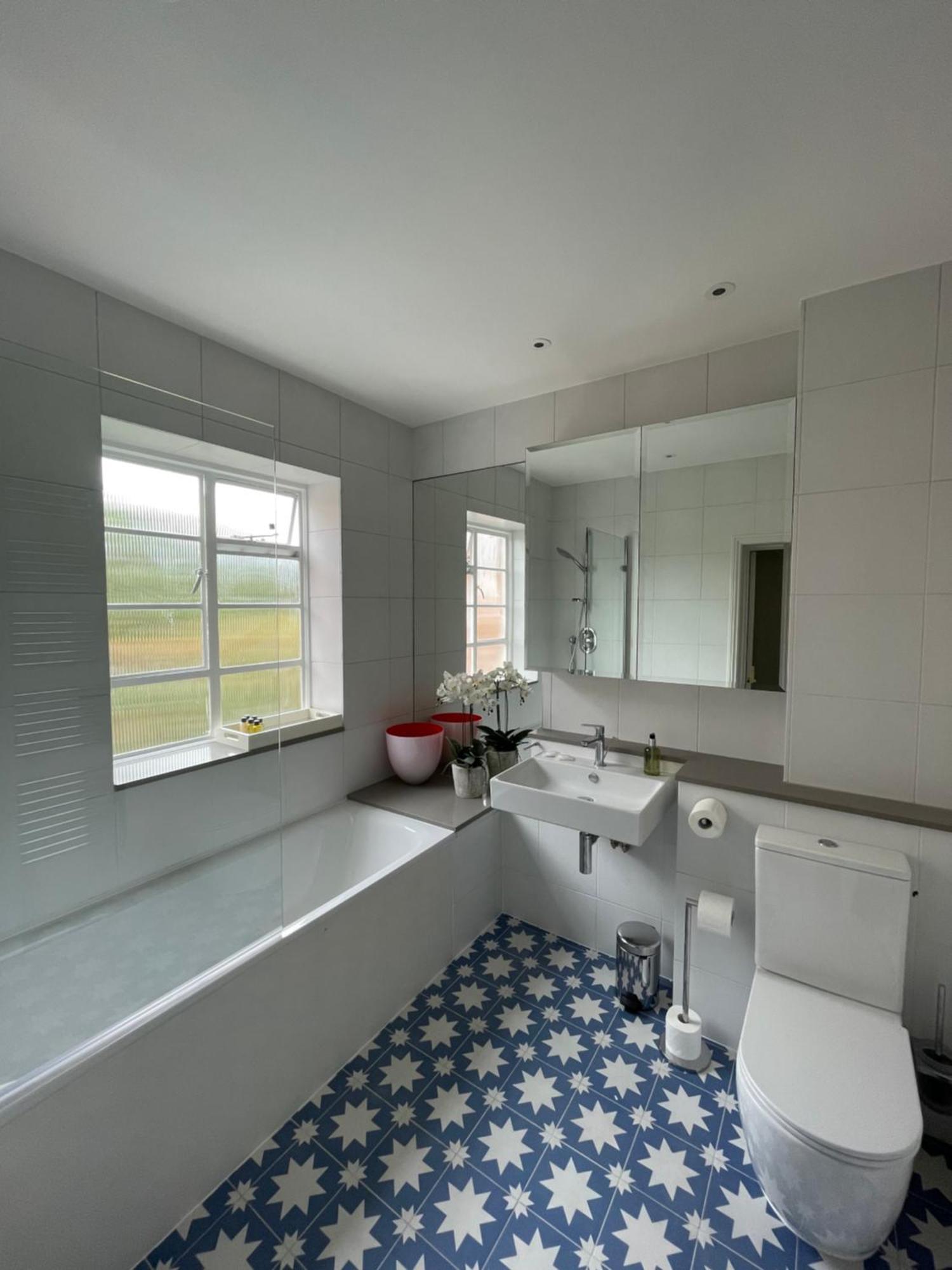 Beautifully Decorated 1bd Oasis - Earl's Court! Appartement