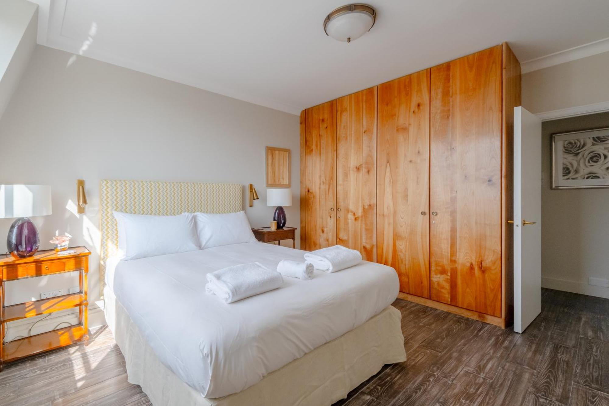 Beautifully Decorated 1bd Oasis - Earl's Court! Londres