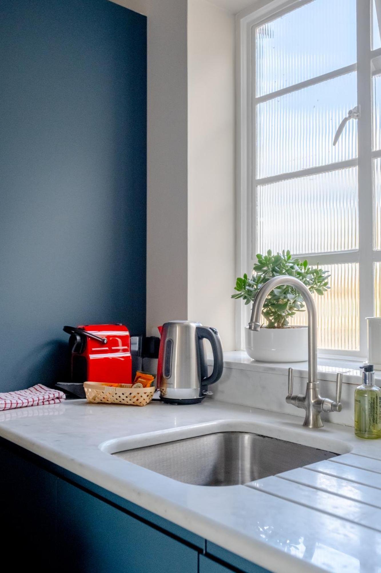Beautifully Decorated 1bd Oasis - Earl's Court!