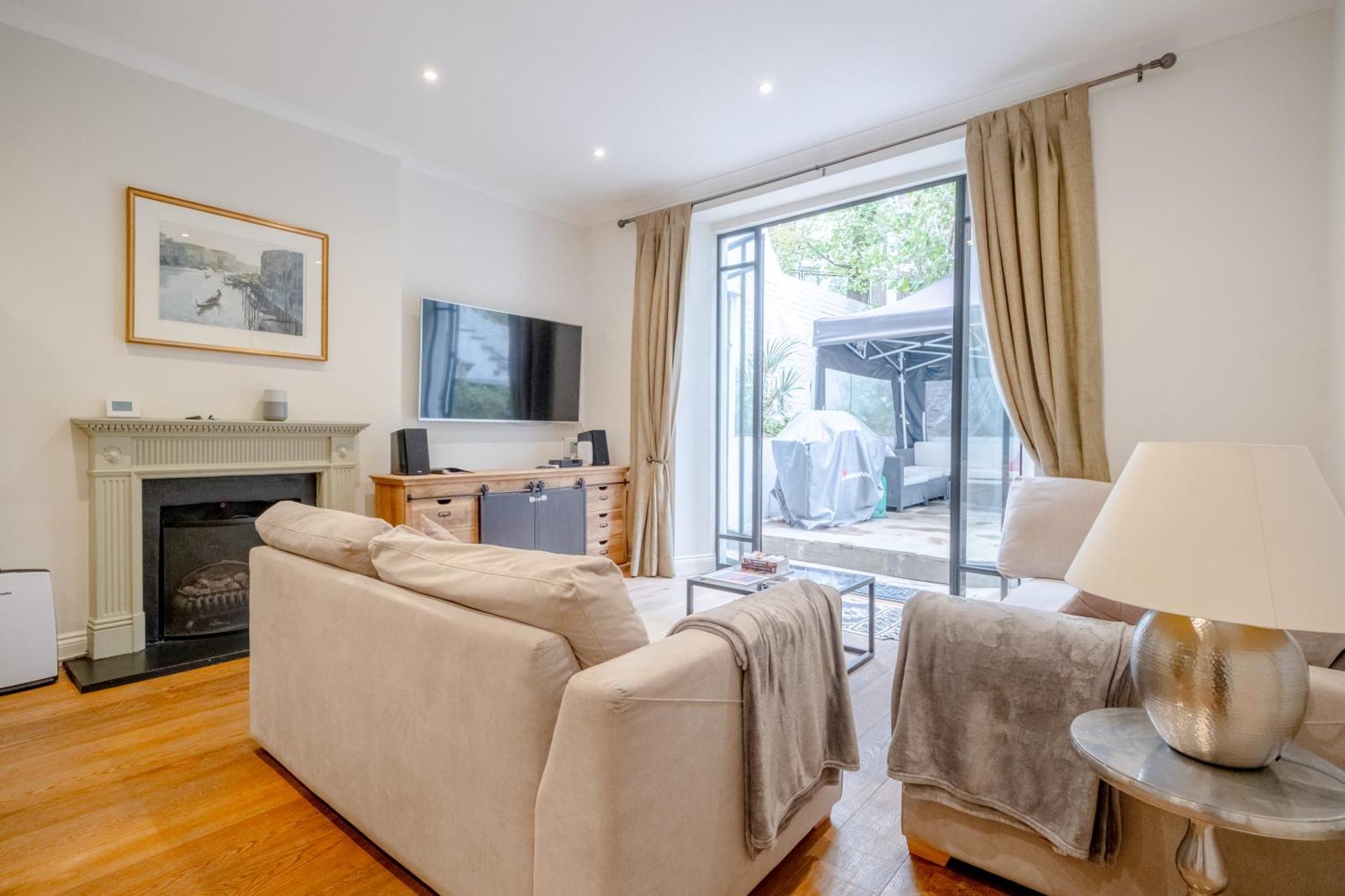 Gorgeous 2bd Flat With Patio - South Kensington! Appartement Londres