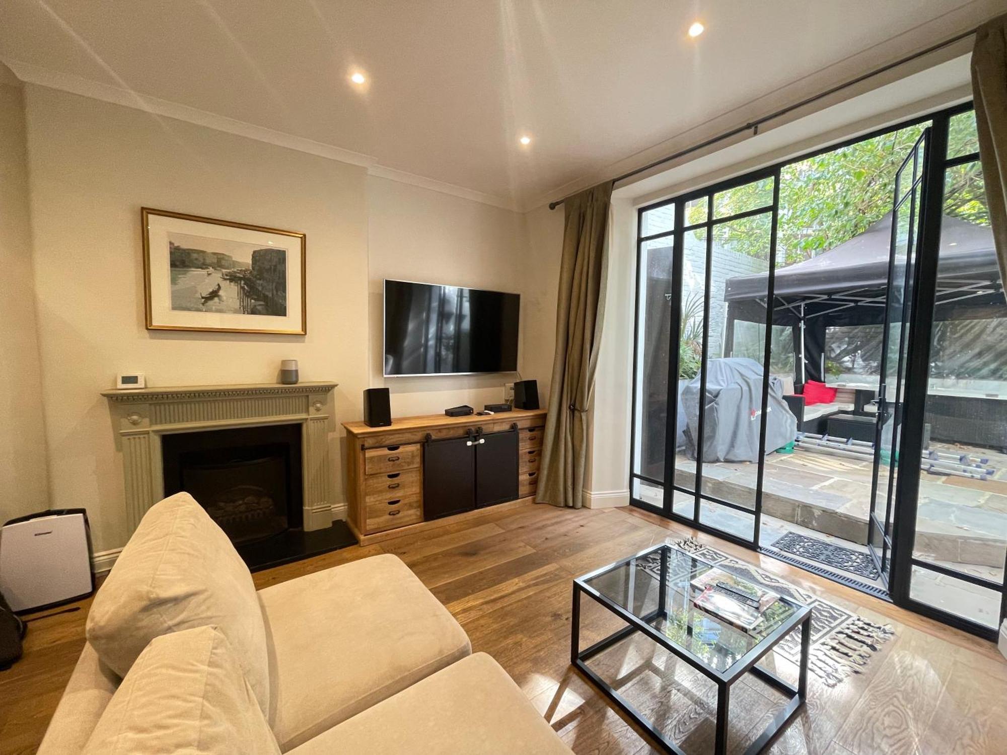 Gorgeous 2bd Flat With Patio - South Kensington! Appartement Londres