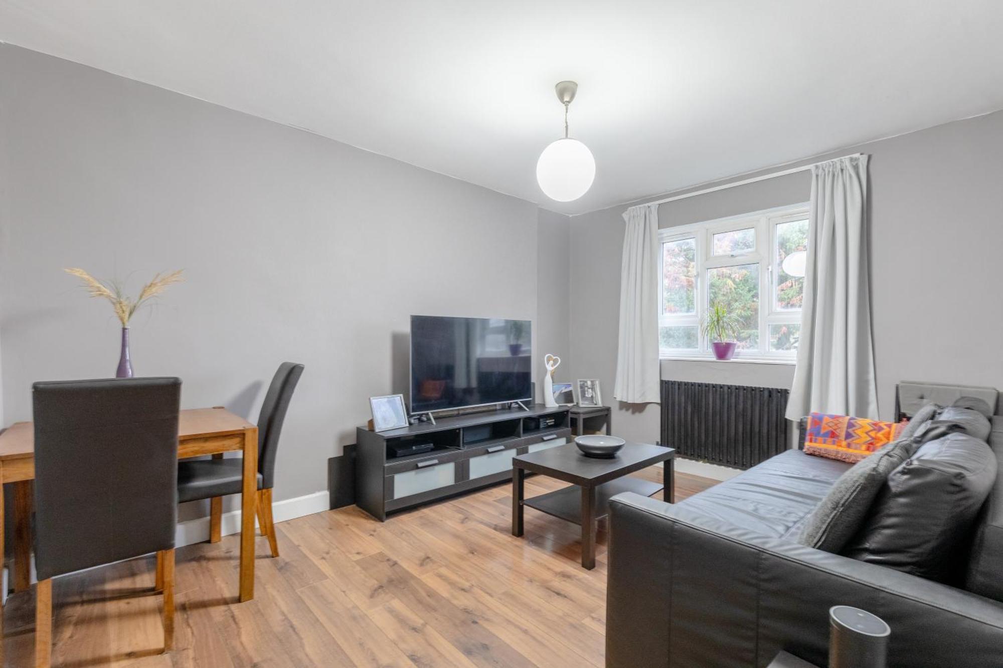 Spacious 1bd Flat - 4 Mins To Regent's Canal! Londen