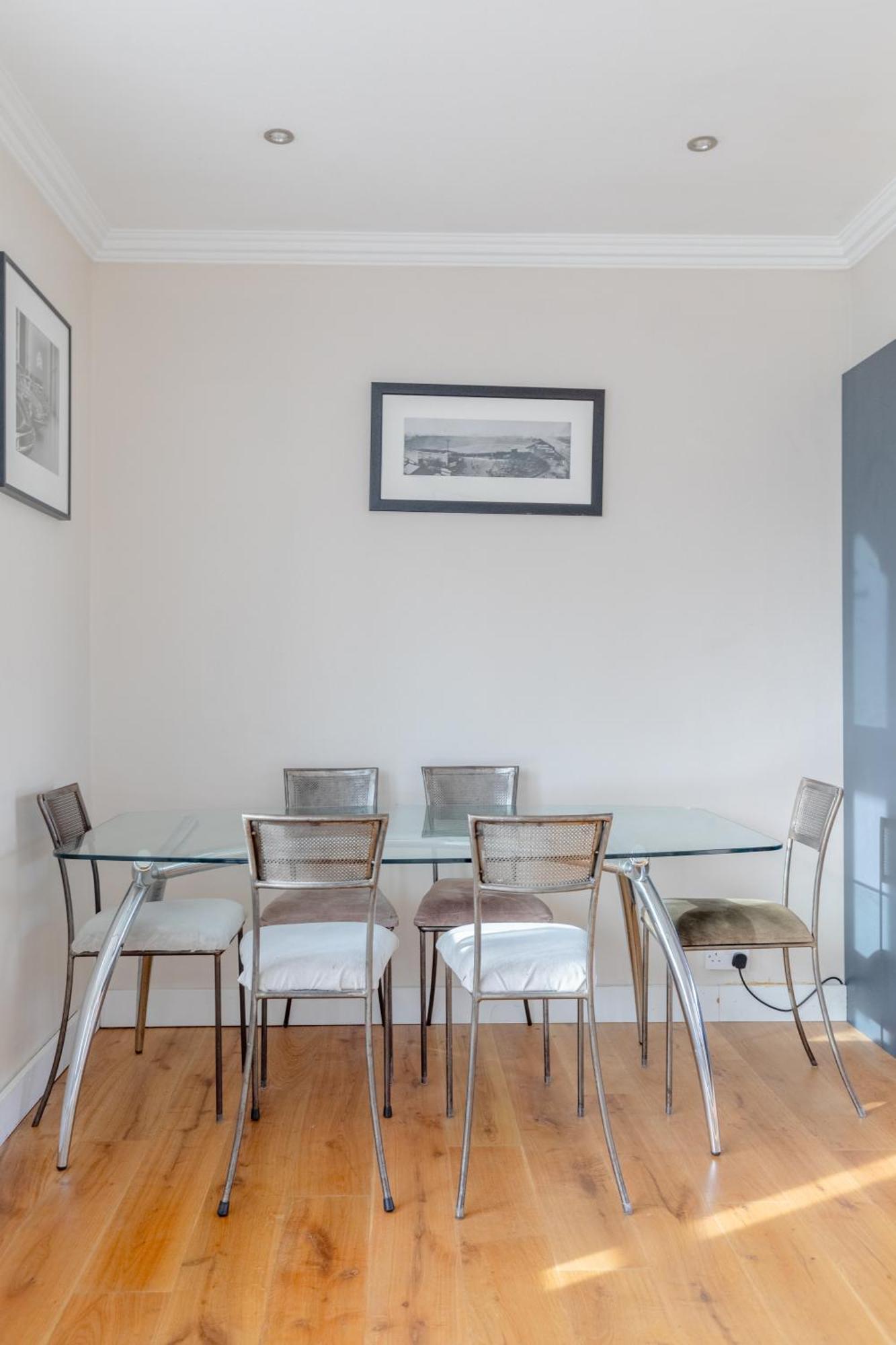 Superbly Located 2bd Flat Heart Of Pimlico! Appartement *