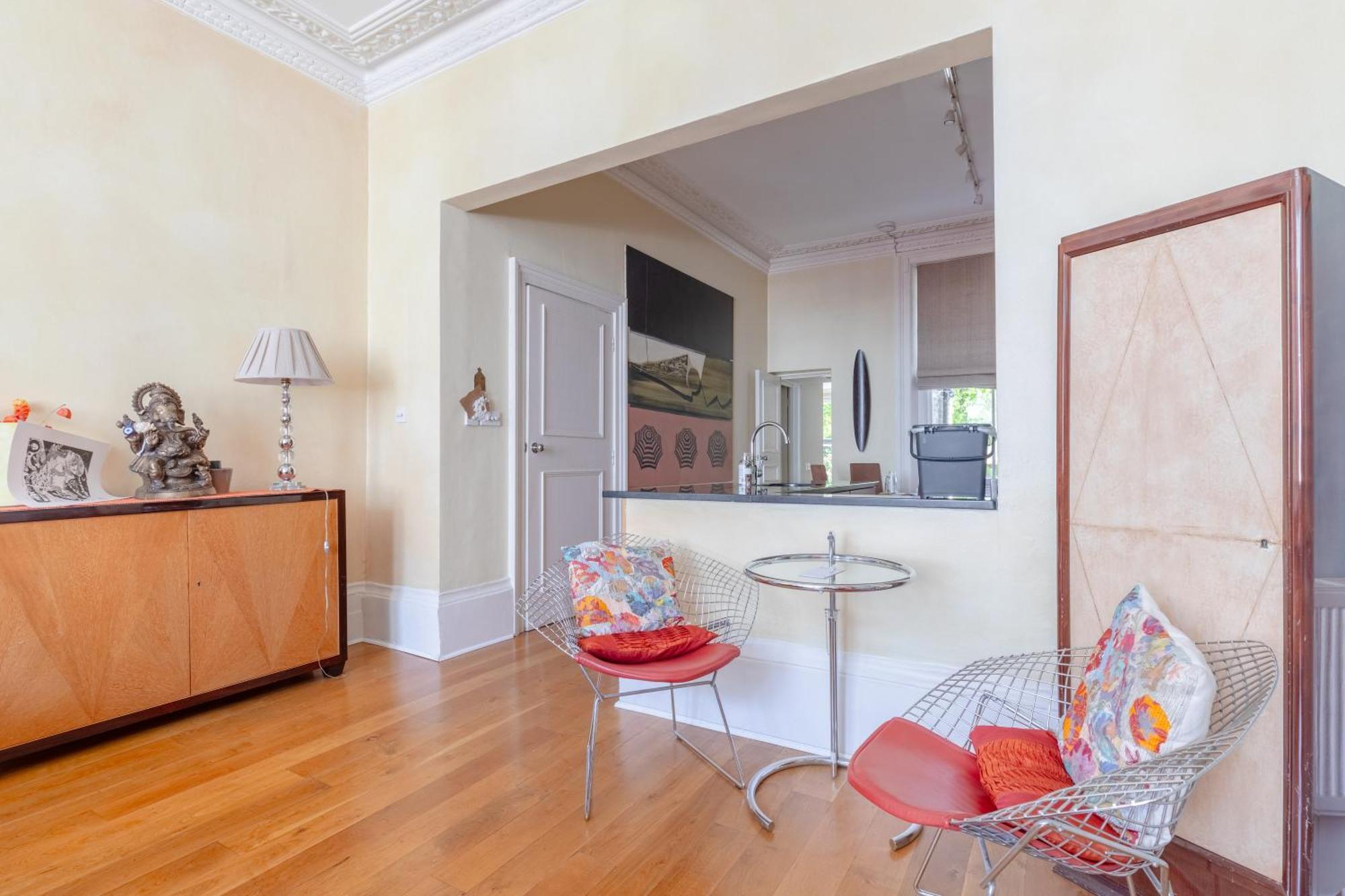 Inviting 1bd Hideaway Kensington Olympia! Londres