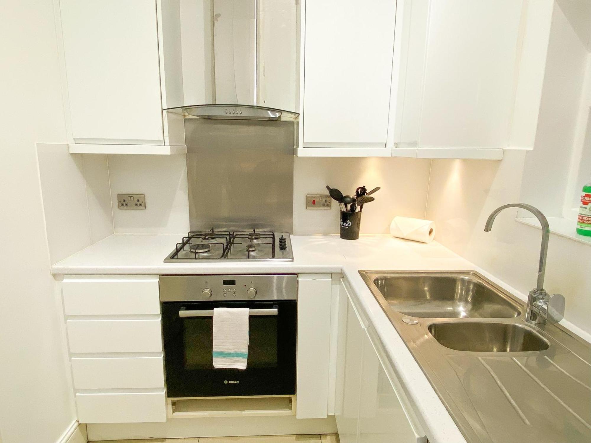 Roomy 3bd By Hampstead Heath!