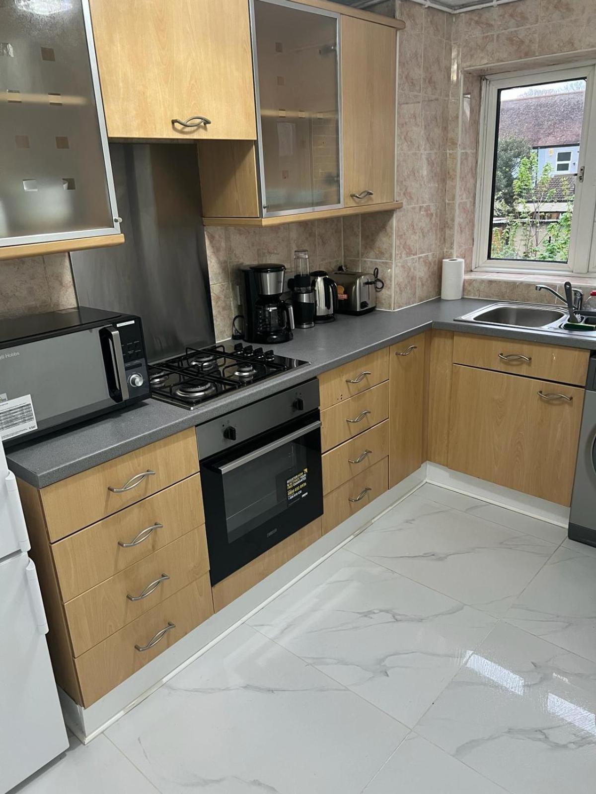 Warner Stratford - 20mins To Central Apartment