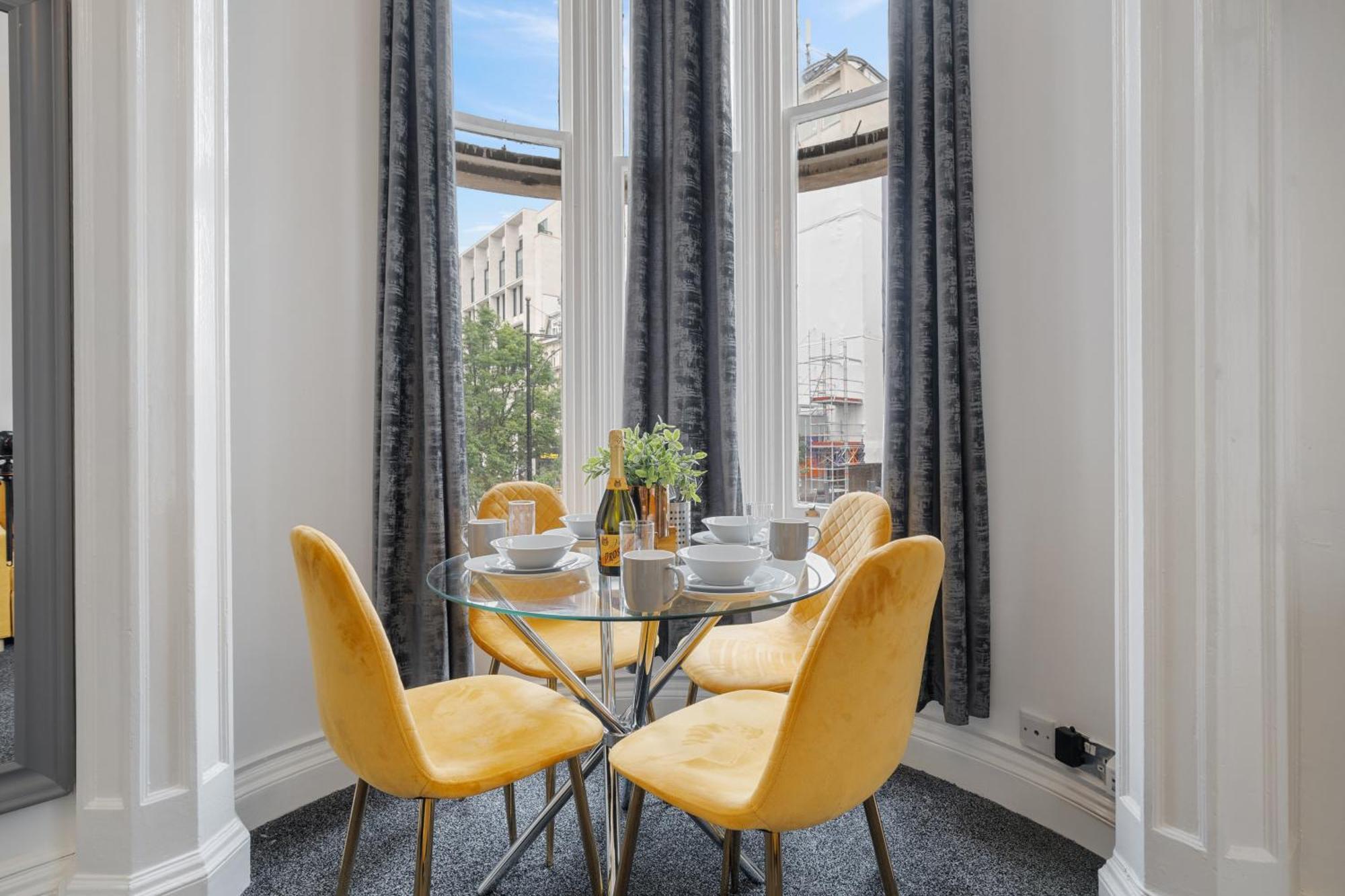 Elegant 3 Bedroom On Oxford Street Luxury Living In 2gc Appartement