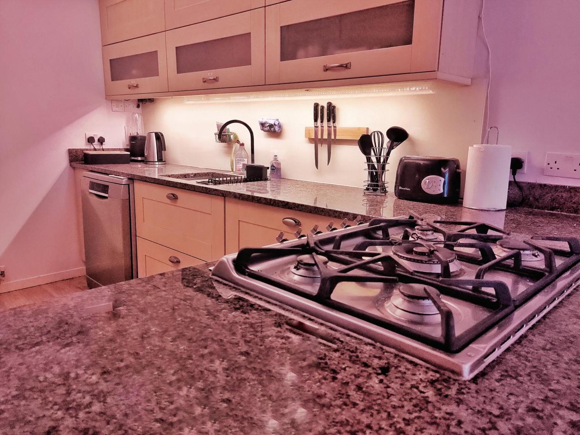 Cozy Ensuite In Authentic With Garden Terrace In Prime Location Just East Of Séjour chez l'habitant