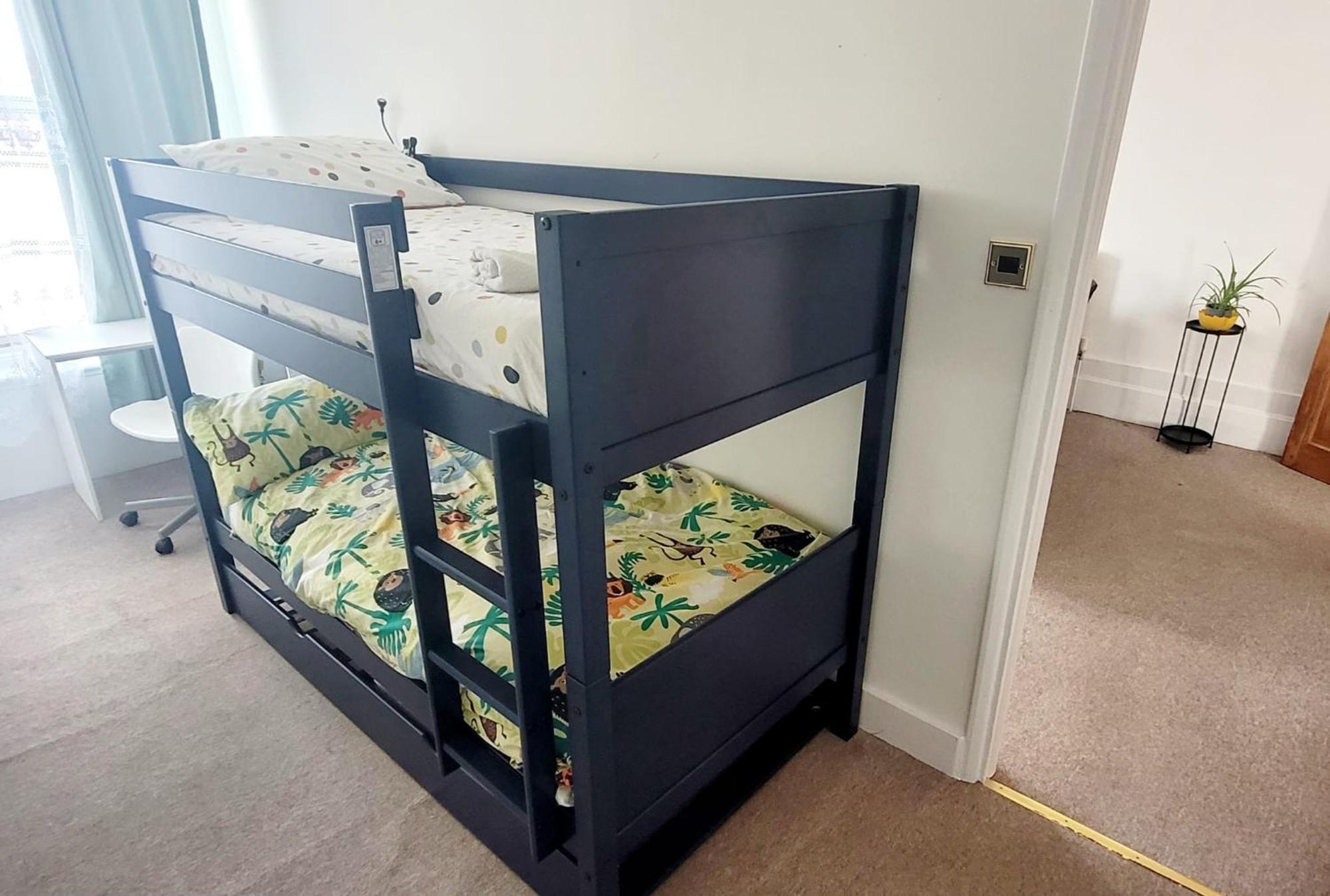 Stylish And Bright Flat In N8 Turnpike Lane - Piccadilly Line *