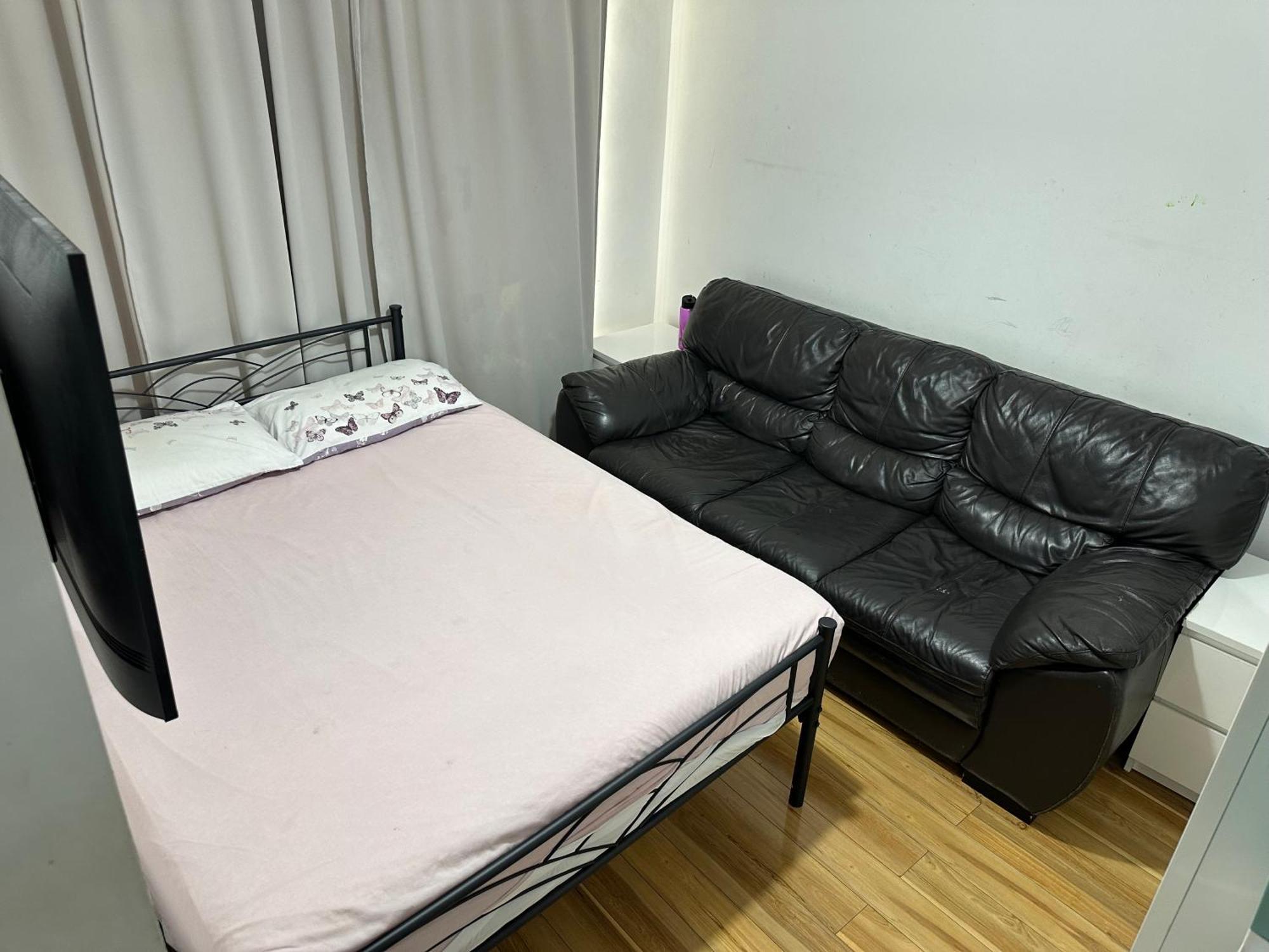 2 Bed Flat In Appartement *