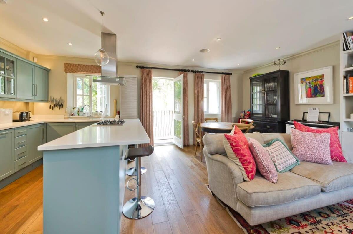 Delightful 3-bed Family Bayswater Hébergement de vacances Londres