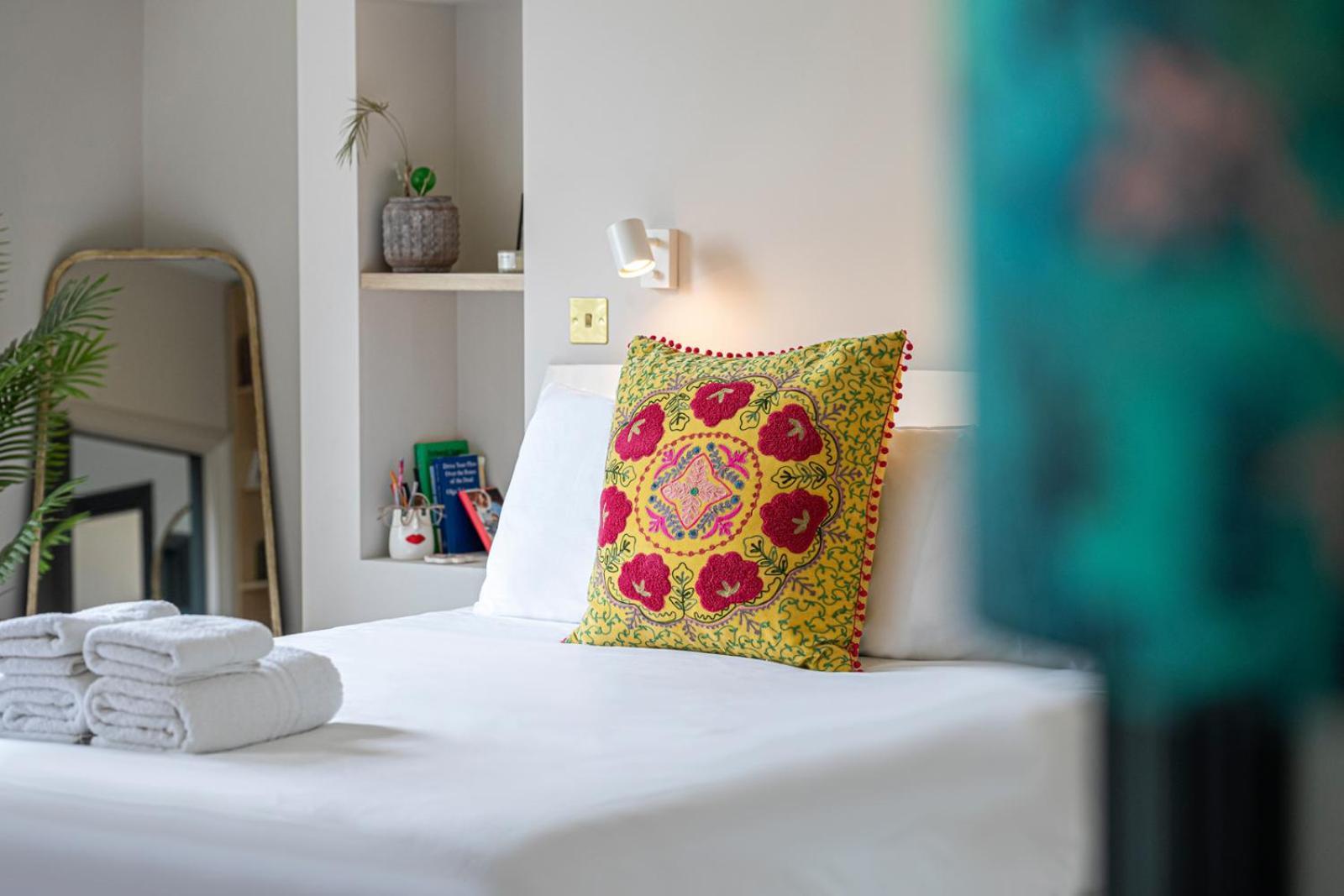 Hébergement de vacances Chic And Colourful Family By Underthedoormat Londres