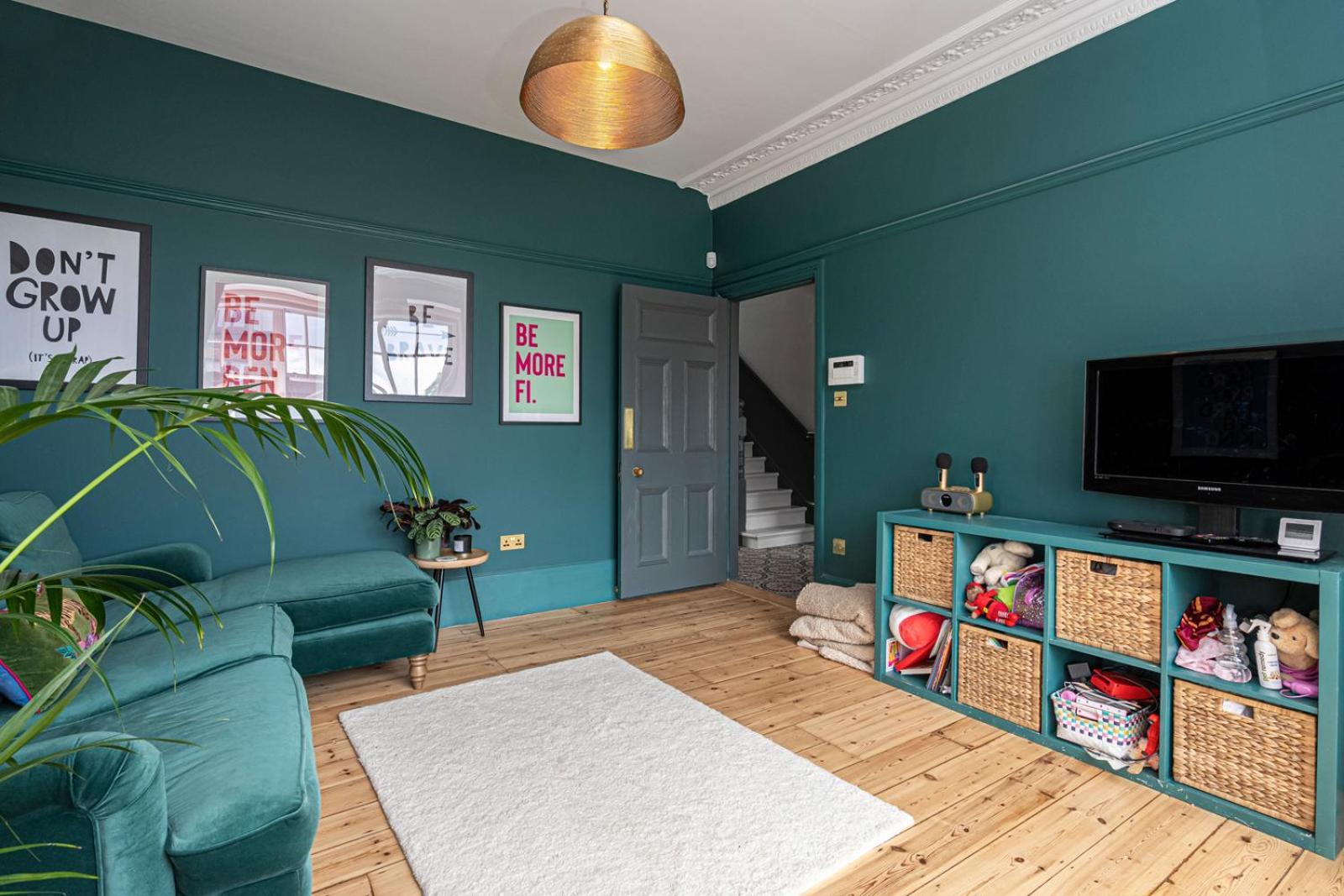 Chic And Colourful Family By Underthedoormat Hébergement de vacances