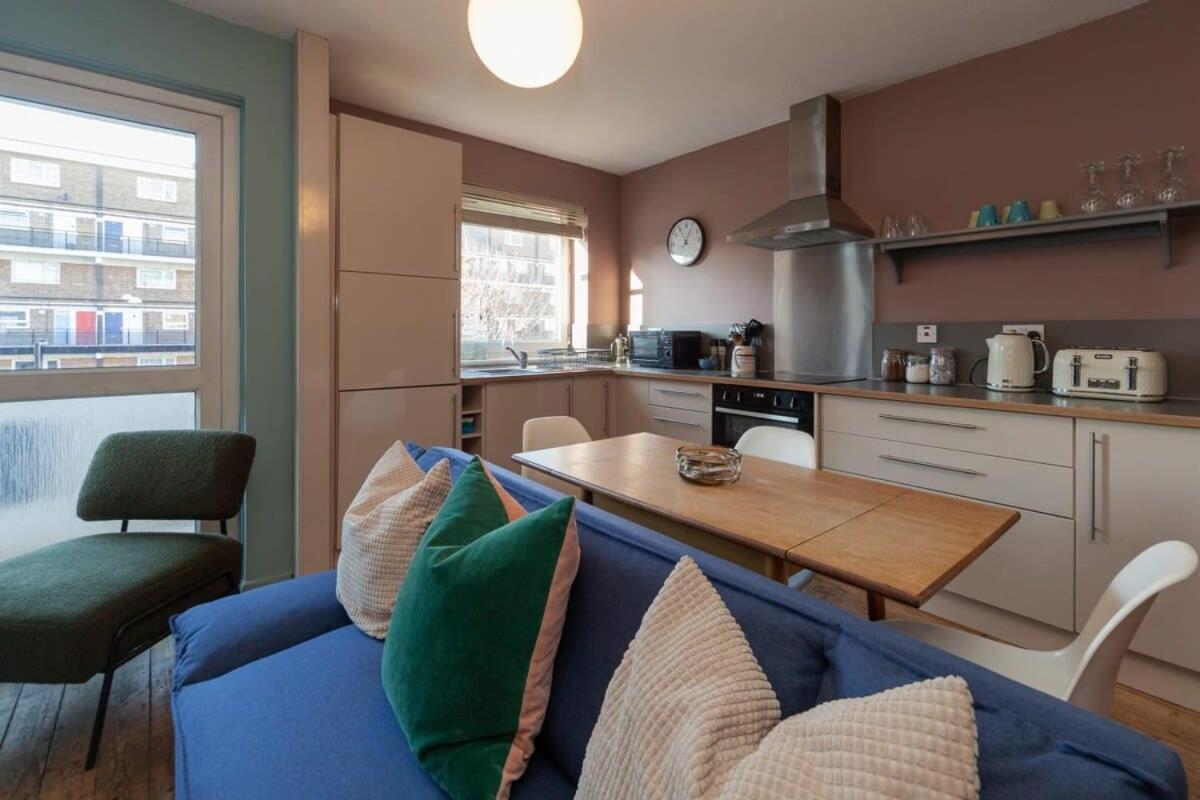 Central Stylish 4 Bedroom Apartment London