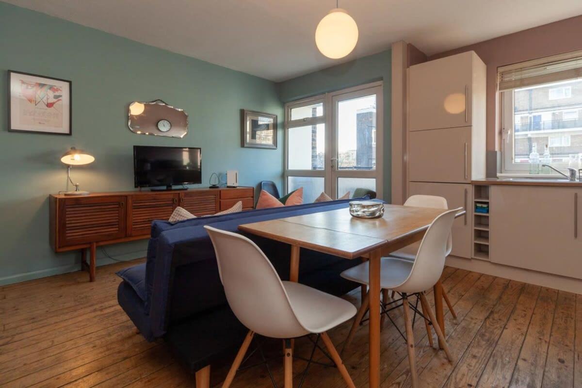 Central Stylish 4 Bedroom *