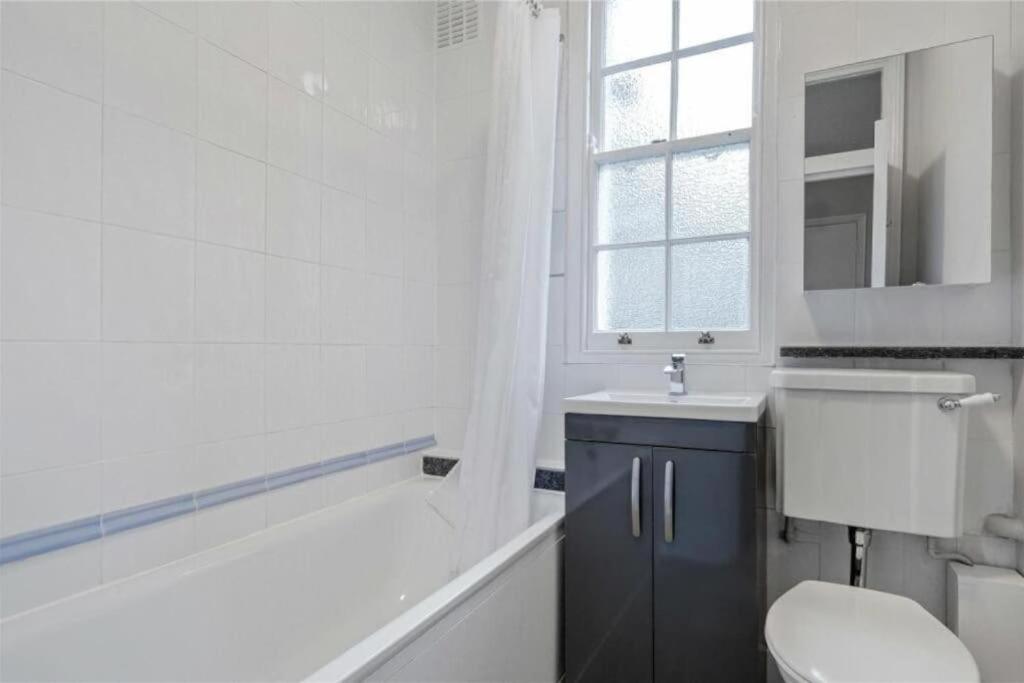 Charming 2 Bedroom Family Apartment London