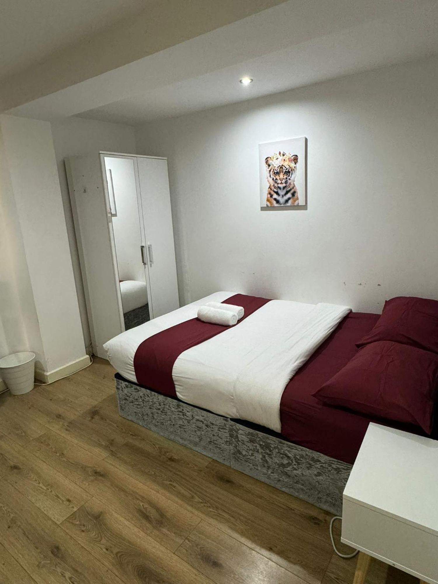 Cozy Two Bedroom Sleeps 6 Near Camden Market Hw10